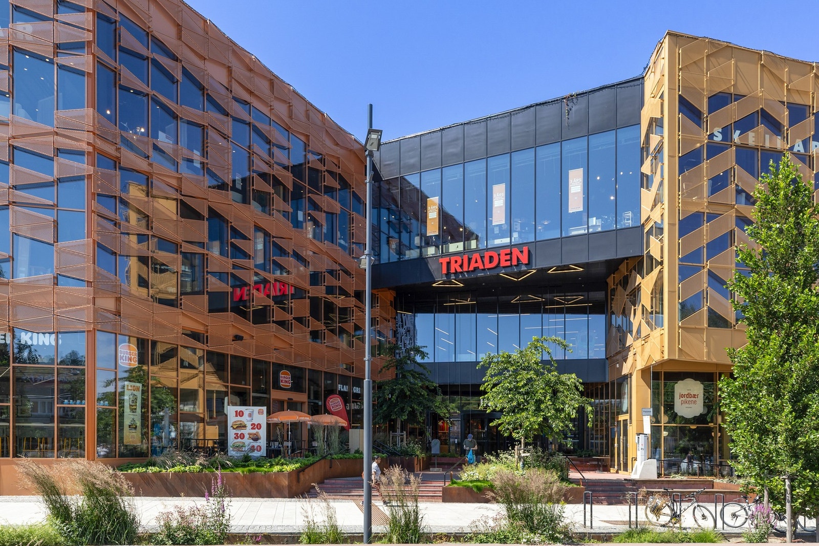 Fra boligen finner du Triaden kjøpesenter innen kort rekkevidde. Galleribilde