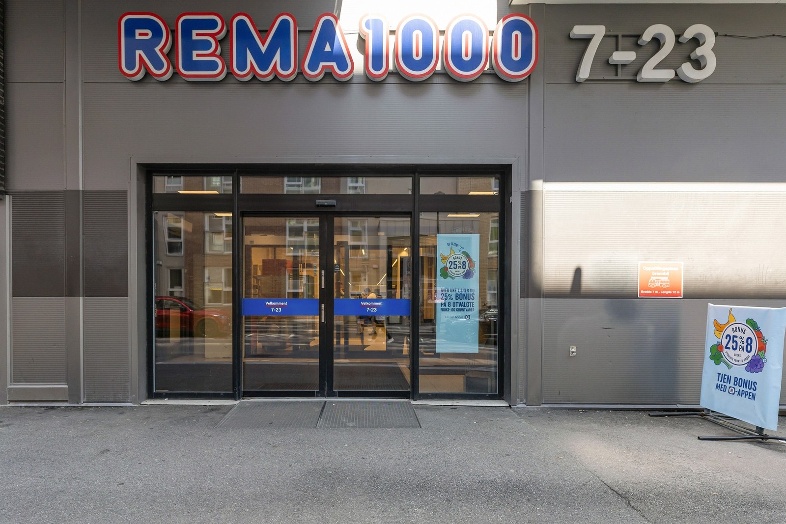 Bare 90 meter fra boligen finner man blant annet REMA 1000. Galleribilde