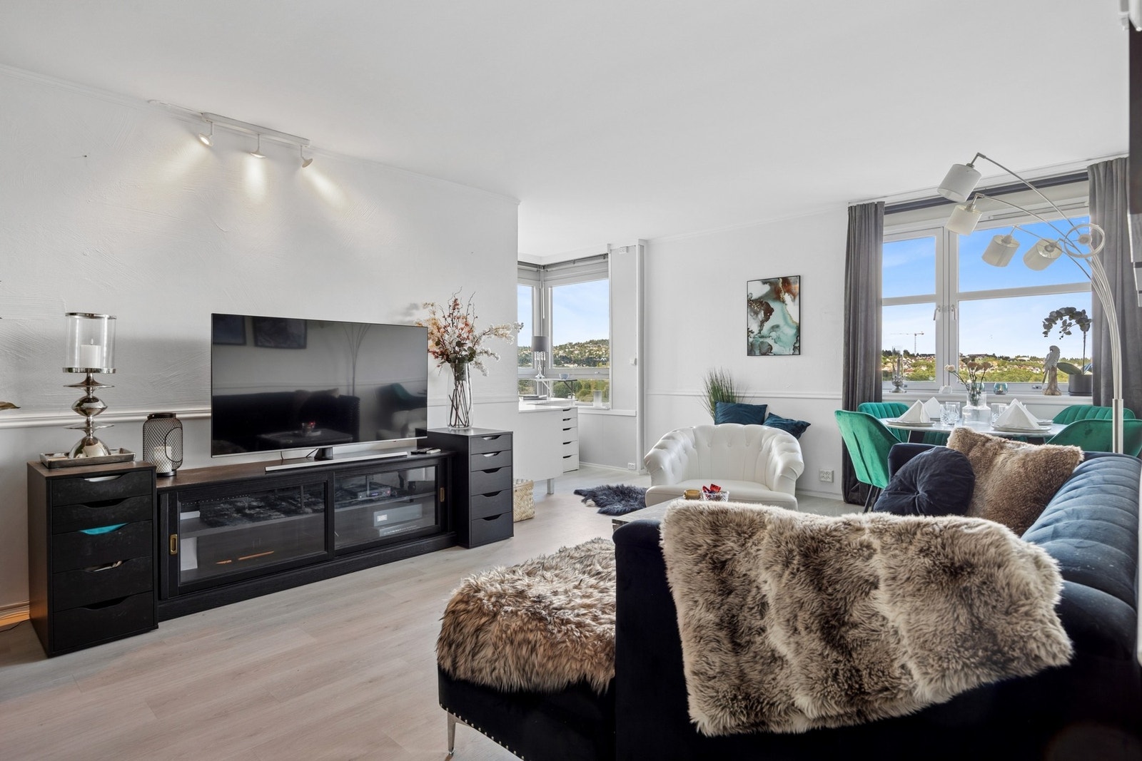 EIE eiendomsmegling ved Amrinder Singh har gleden av å presentere Storflata 3. Foto: Aleksander Jacobsen. Galleribilde