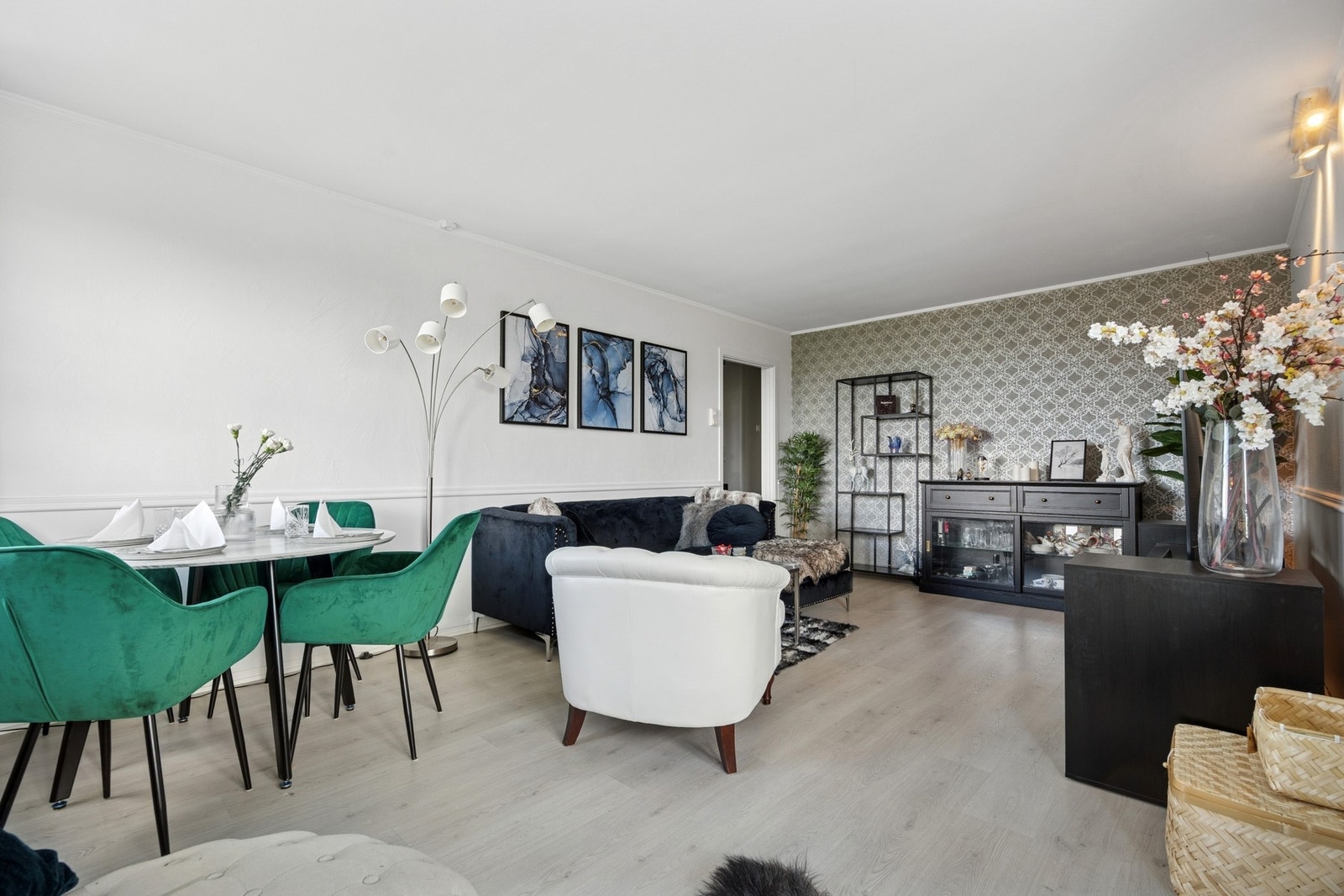 I 2021 ble det også lagt nytt gulv på stuen. Galleribilde