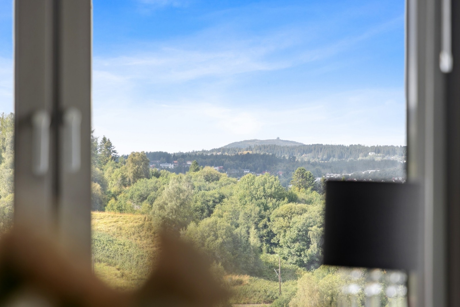 Leiligheten har gode utsiktsforhold fra stue, kjøkken og soverom. Galleribilde