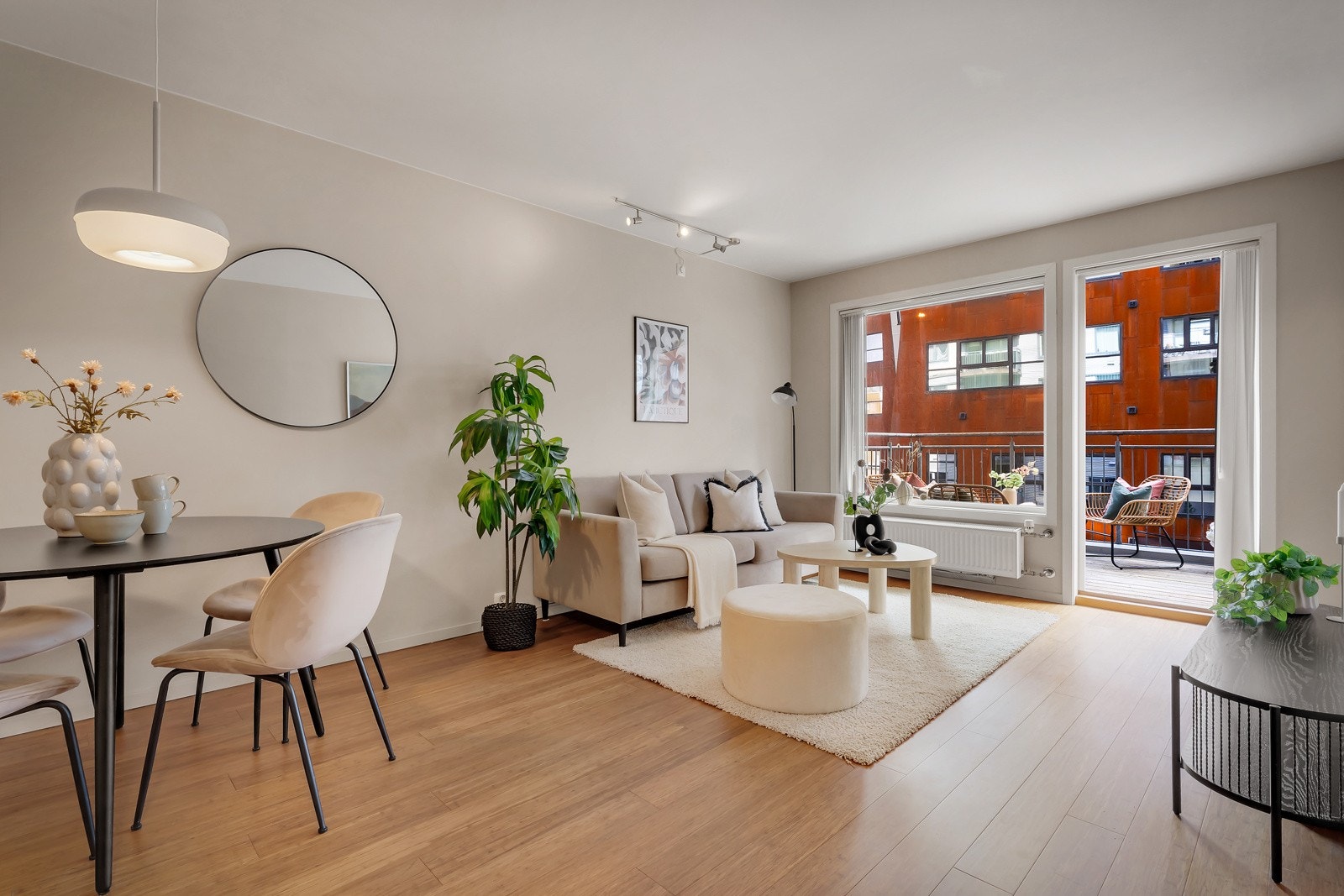 - Kamilla Slettevoll v/Privatmegleren har gleden av å presentere Michael Krohns Gate 103 - Galleribilde