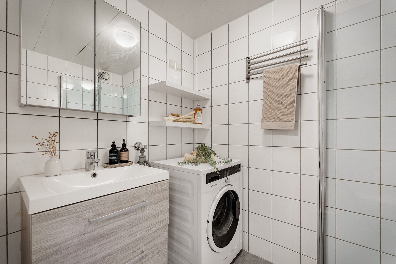 - Badet kombineres som vaskerom. Rør-i-rør system - Galleribilde