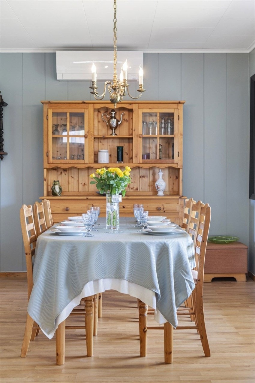 Det er god plass til å dekke på til storfamilien eller arrangere større familiearrangementer. Galleribilde