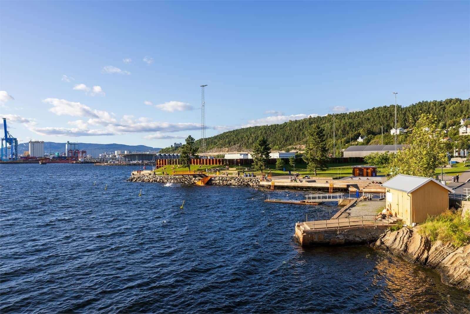 Kort vei til Bekkelagsbadet som er et veldig populært badested om sommeren. Galleribilde