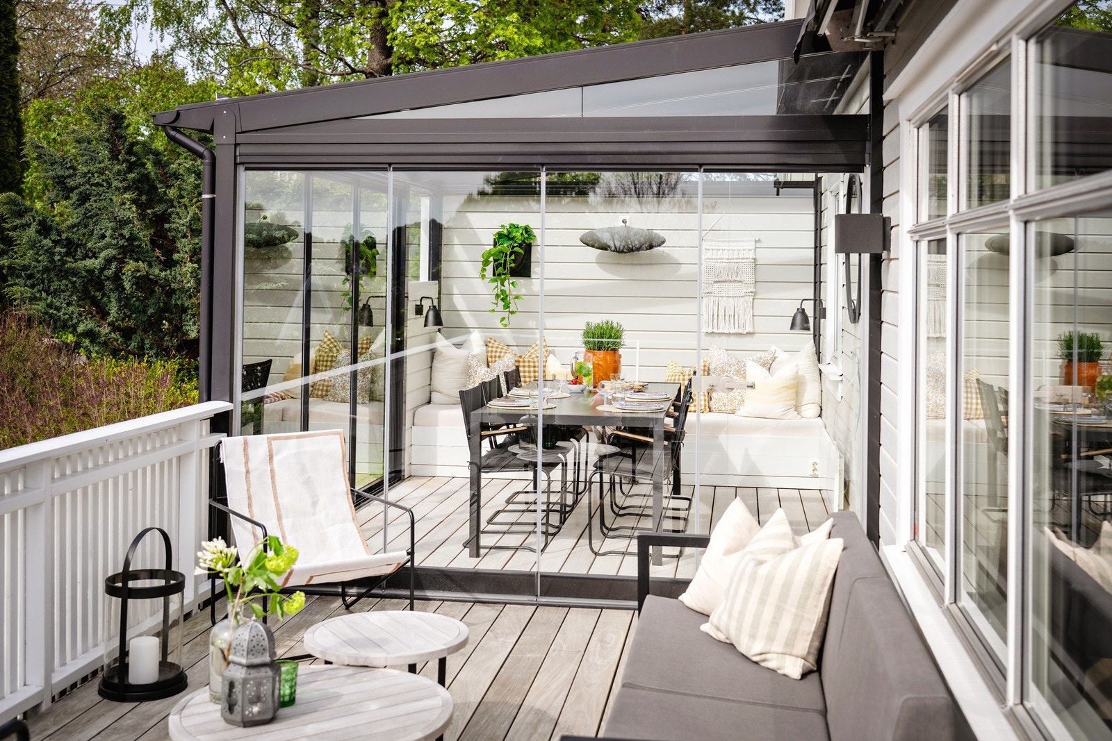 Utestuen gir le for vind og vær. Kan brukes store deler av året. Galleribilde