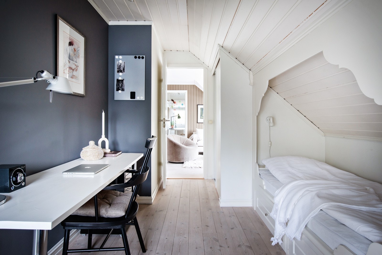 Fast inventar gir orden fra første dag. Galleribilde