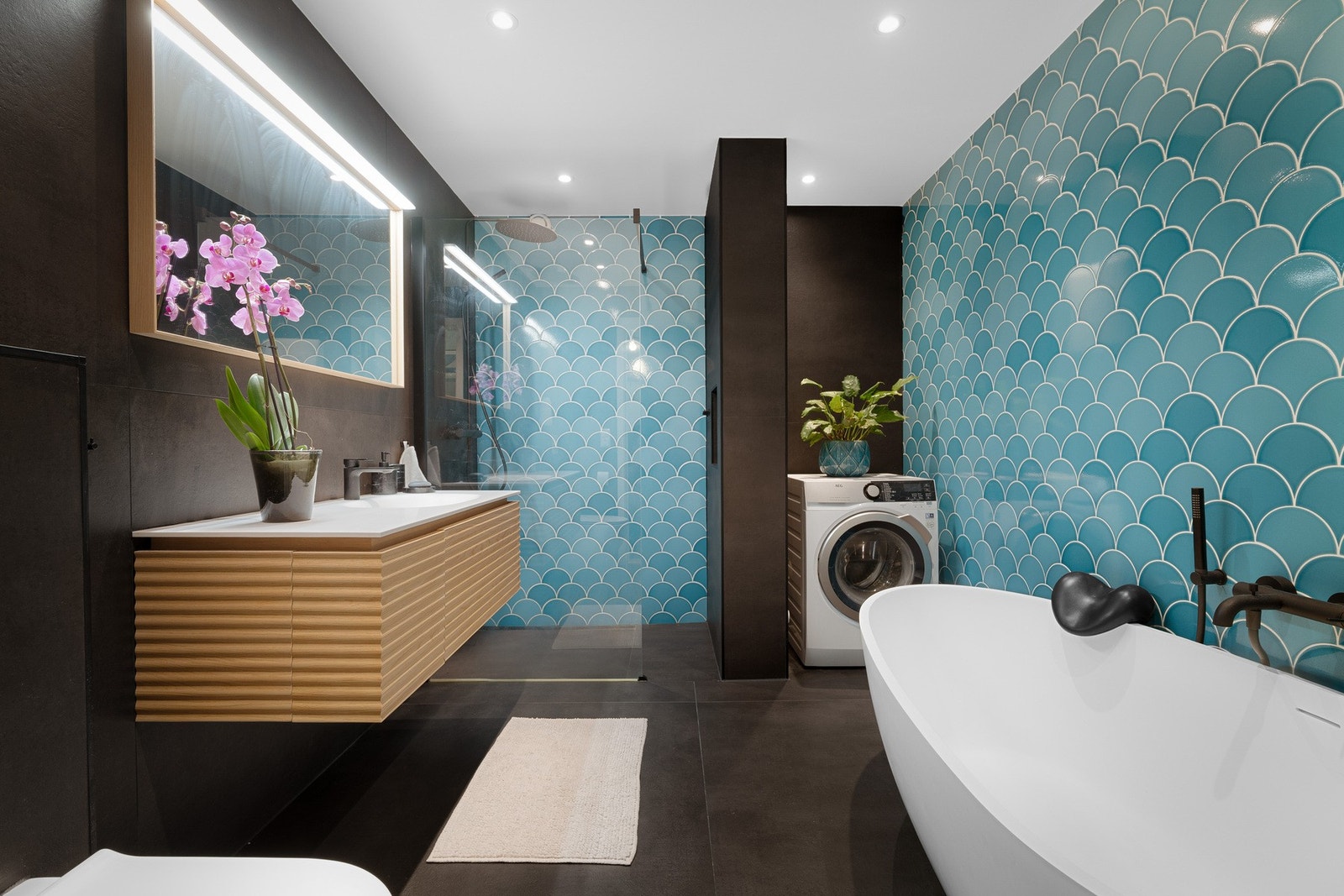 Lekkert og romslig baderom renovert i 2020 Galleribilde