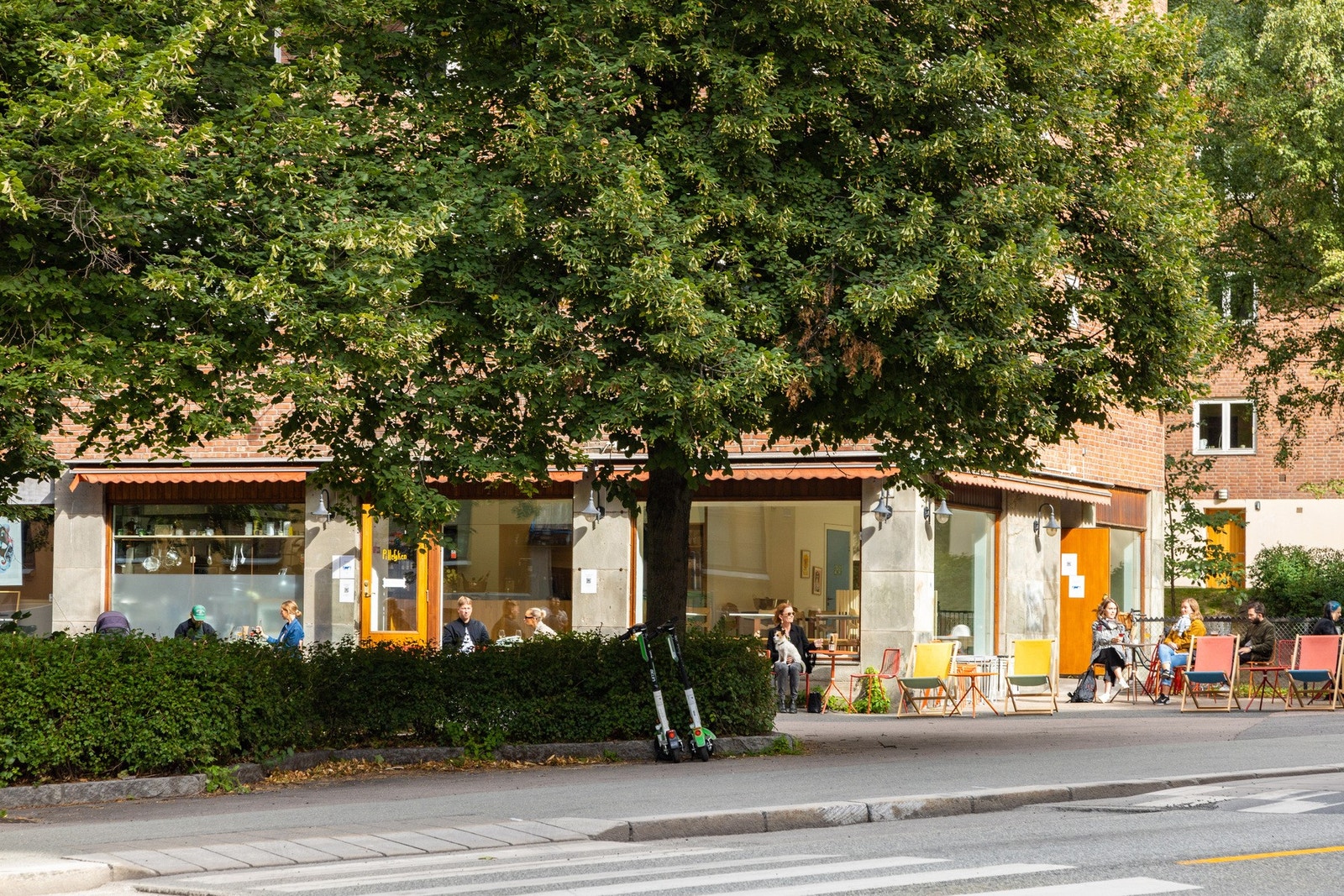 En lokal favoritt er Pillefyken med flott uteservering og skikkelig god mat Galleribilde