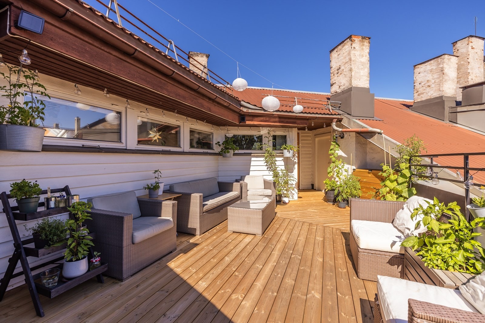 Stor, felles takterrasse. Galleribilde