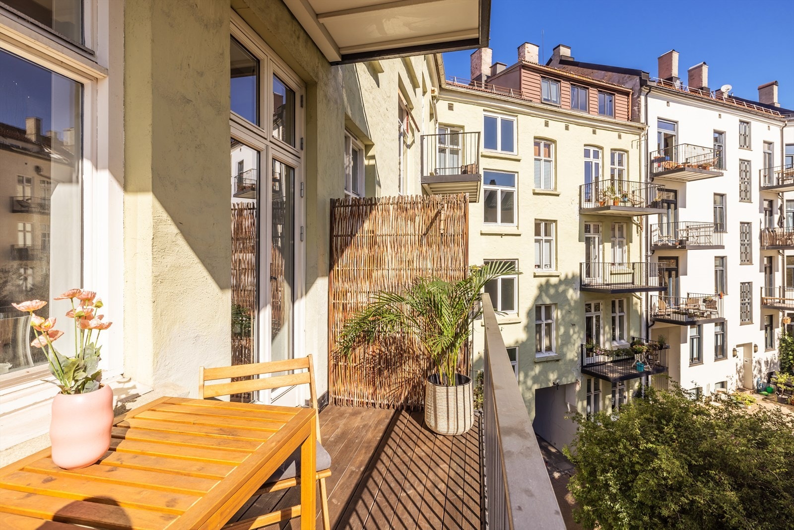 Solrik balkong på ca. 4 kvm. Galleribilde