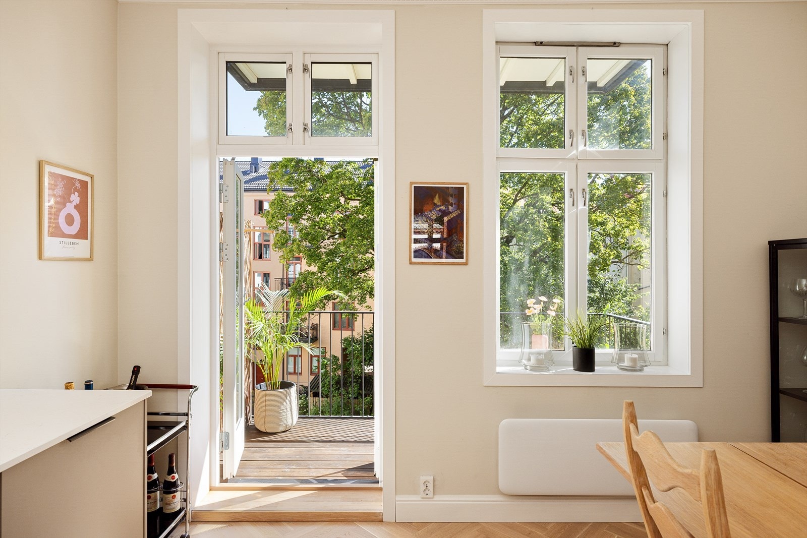 Fra kjøkkenet er det utgang til balkong. Galleribilde