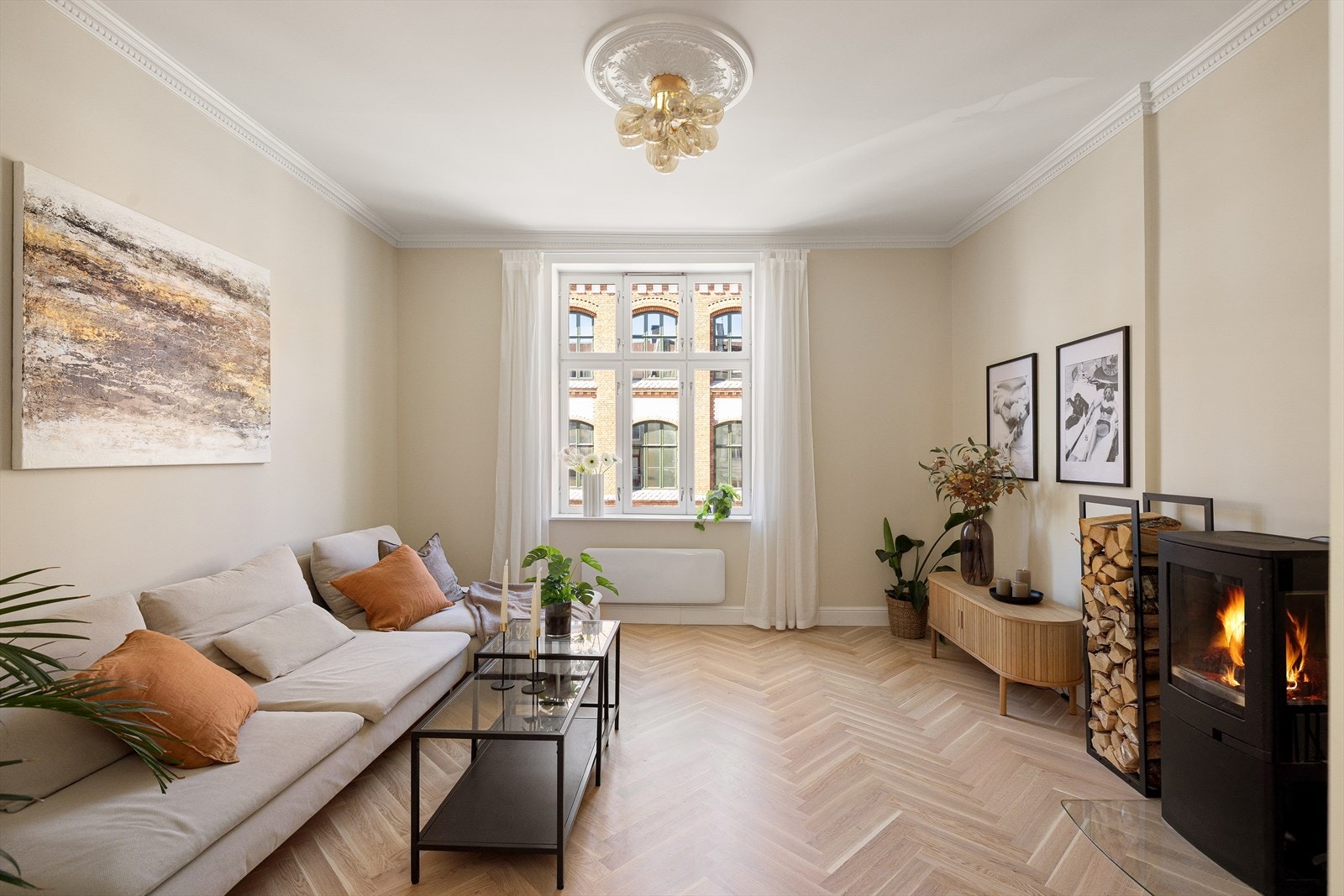 En rålekker og klassisk 3-roms andelsleilighet med sentral og attraktiv beliggenhet på øvre Grünerløkka. Galleribilde