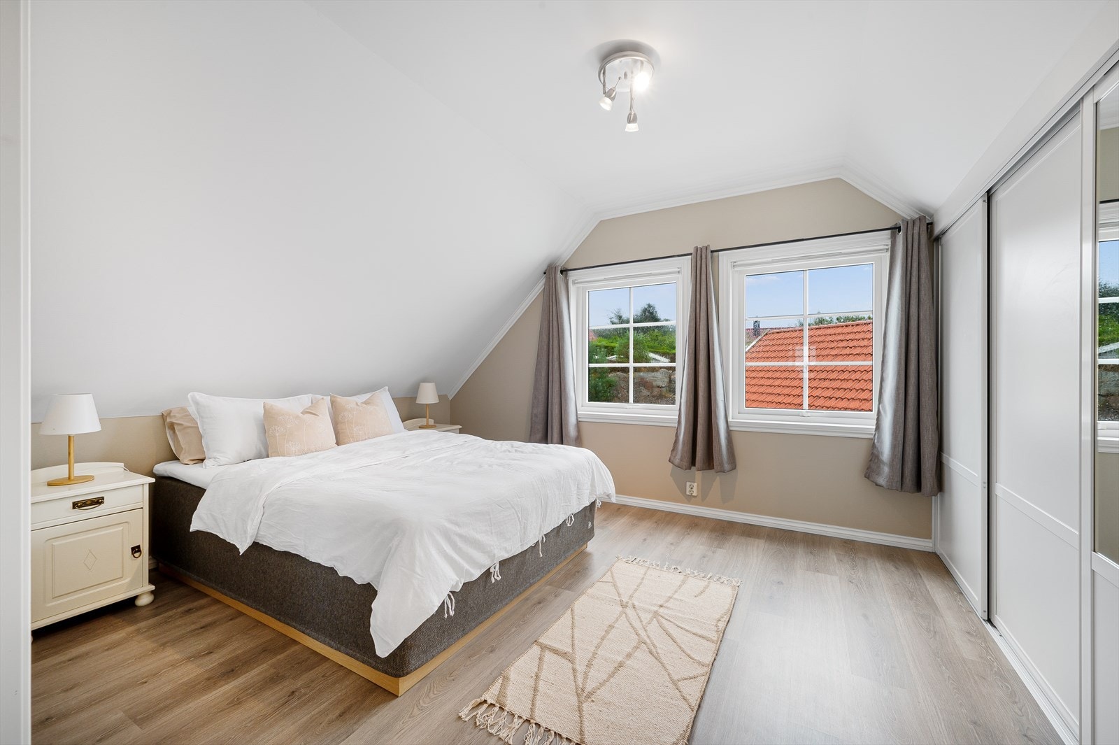 - Soverom 3 måler 12,9 m² - Galleribilde