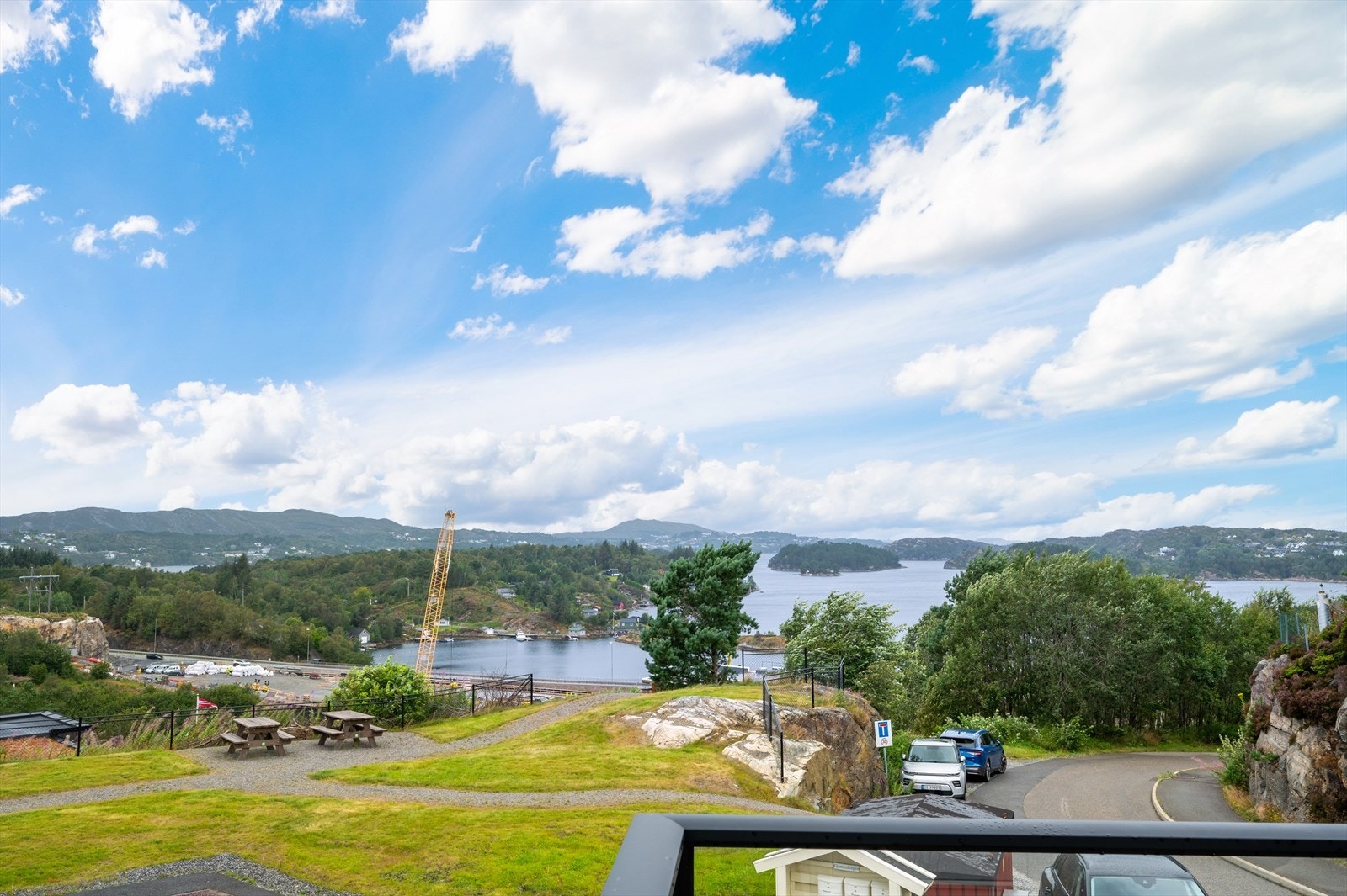 - Med utsikt ut mot Straumsvika - Galleribilde