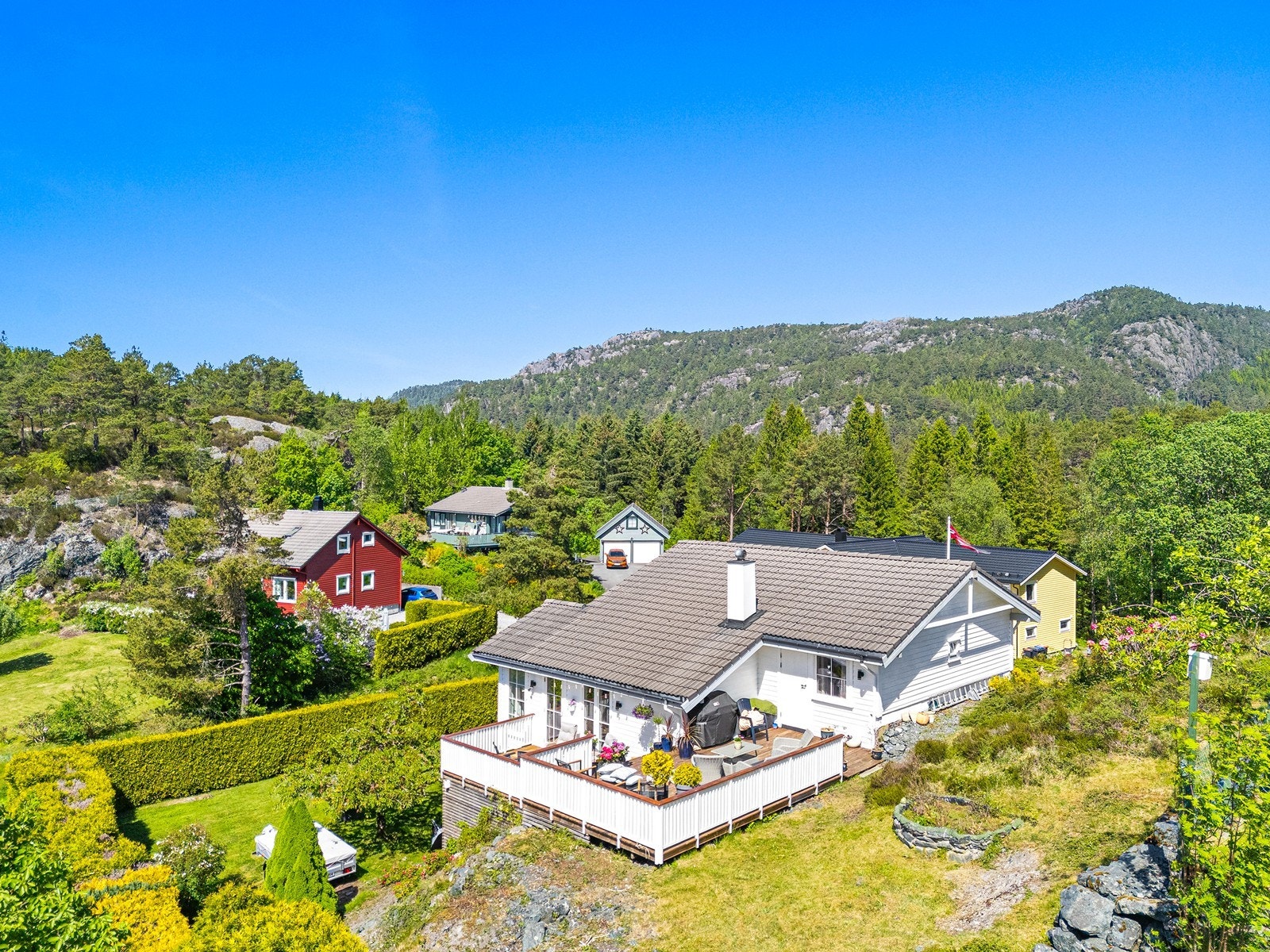 Eiendommen ligger barnevennlig til i et område med lite gjennomgangstrafikk. Galleribilde