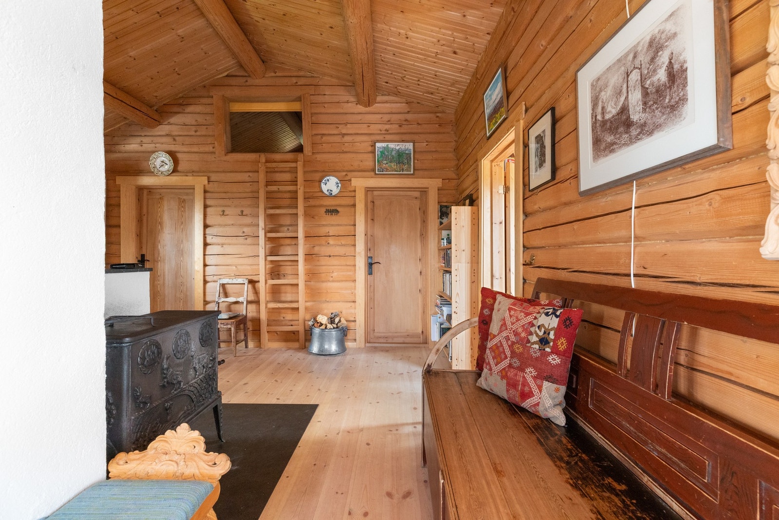 Vedovn plassert inn mot kjøkkensiden Galleribilde