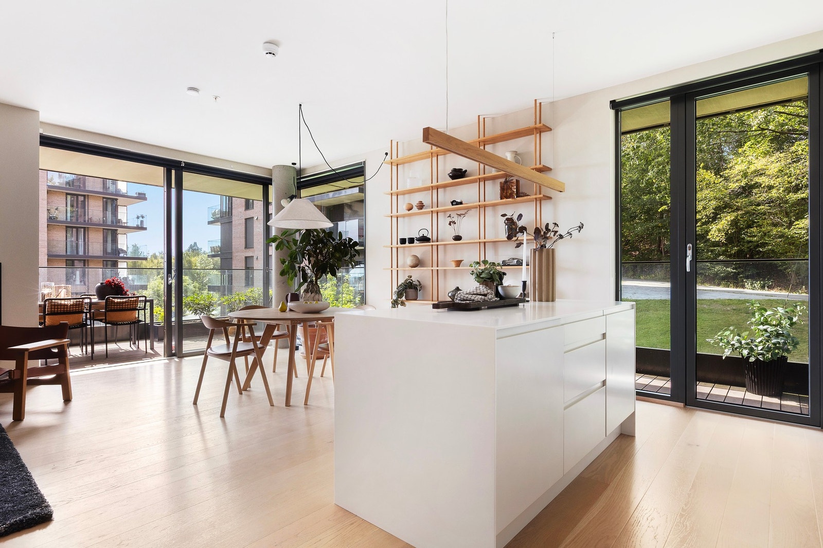 Dette er en stilren og moderne leilighet beliggende i et sentralt og ettertraktet boligområde på Lilleaker Galleribilde