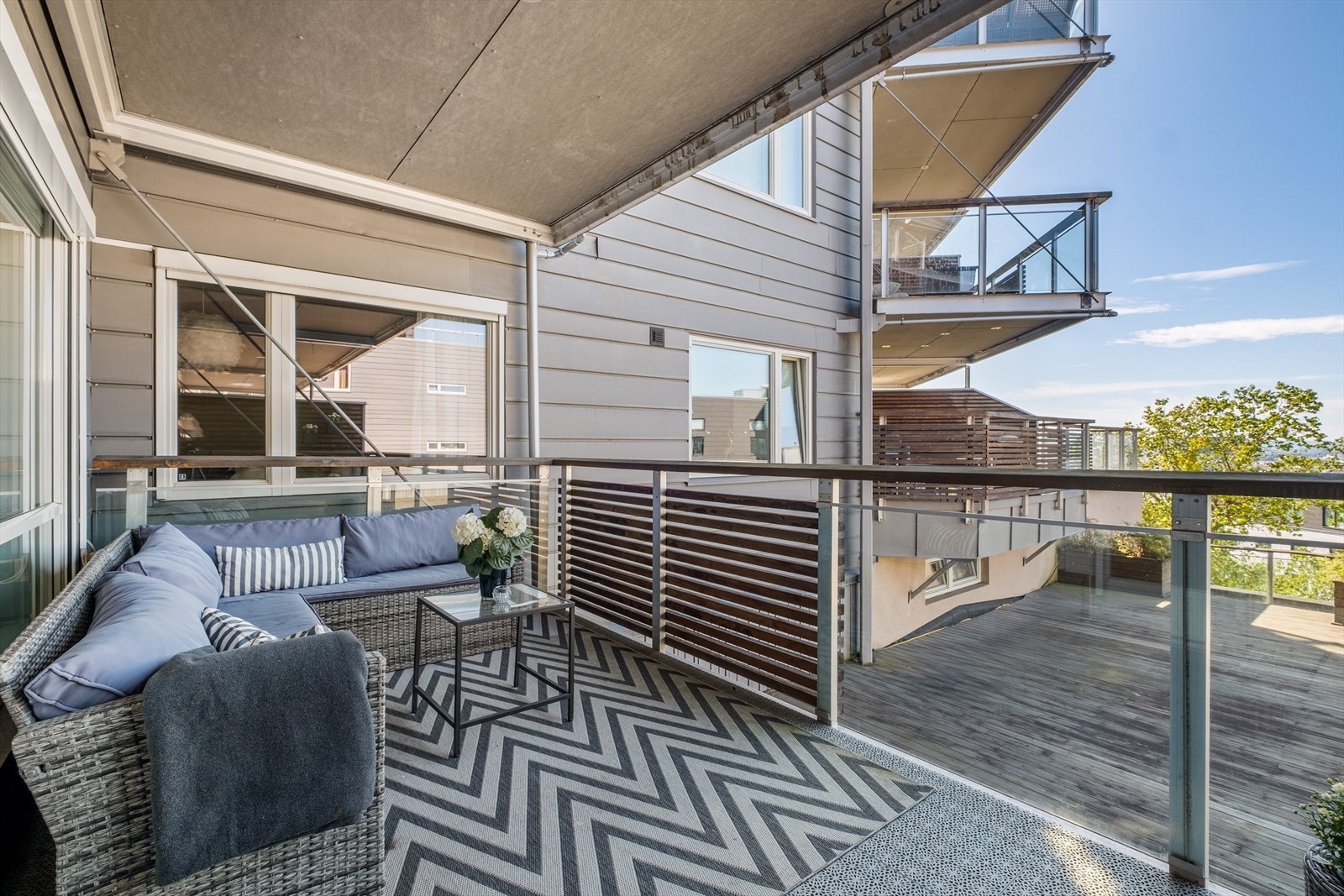 - Sydvestvendt balkong på ca. 12 kvm - Galleribilde