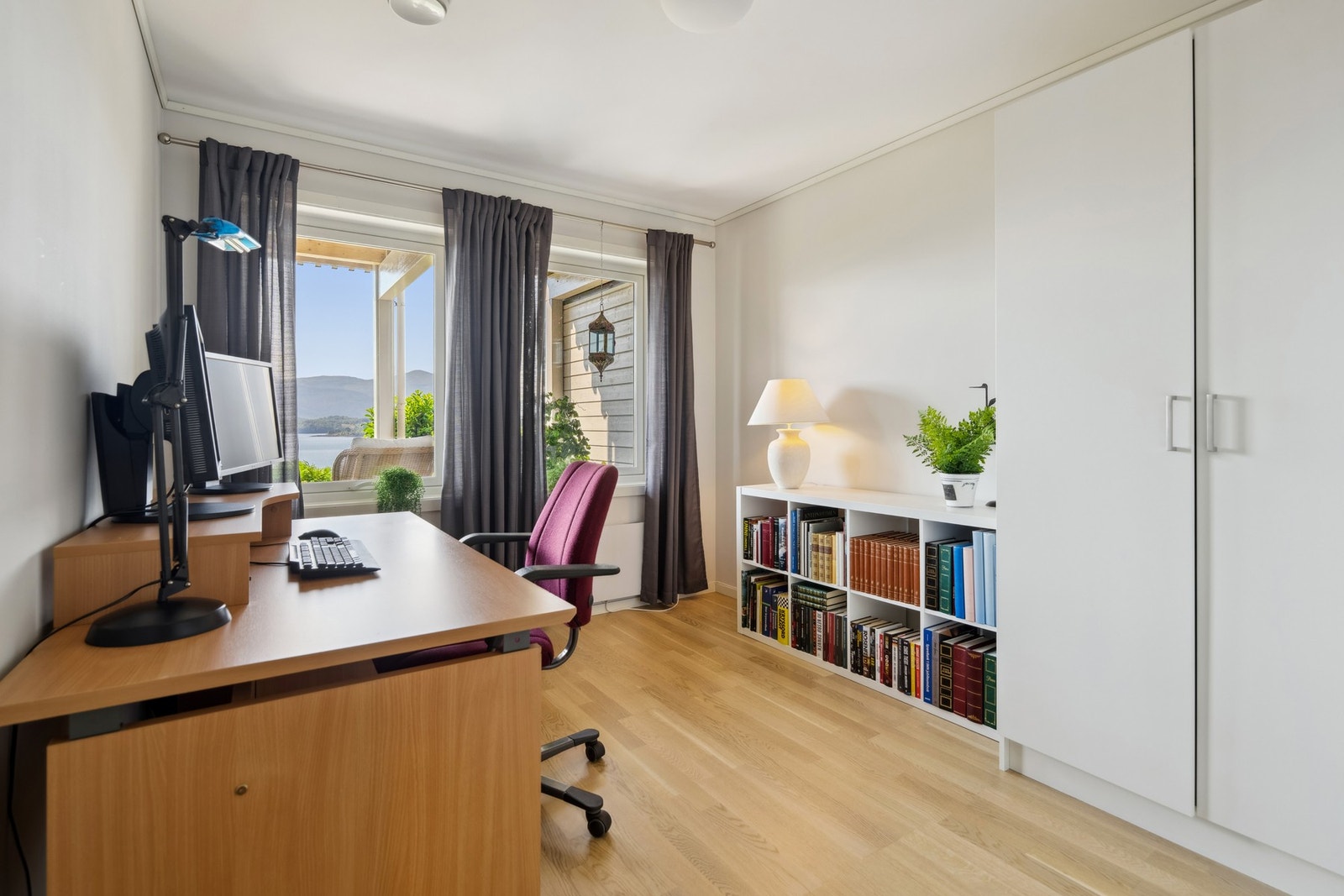 Soverom 3. Rommet benyttes i dag som kontor Galleribilde