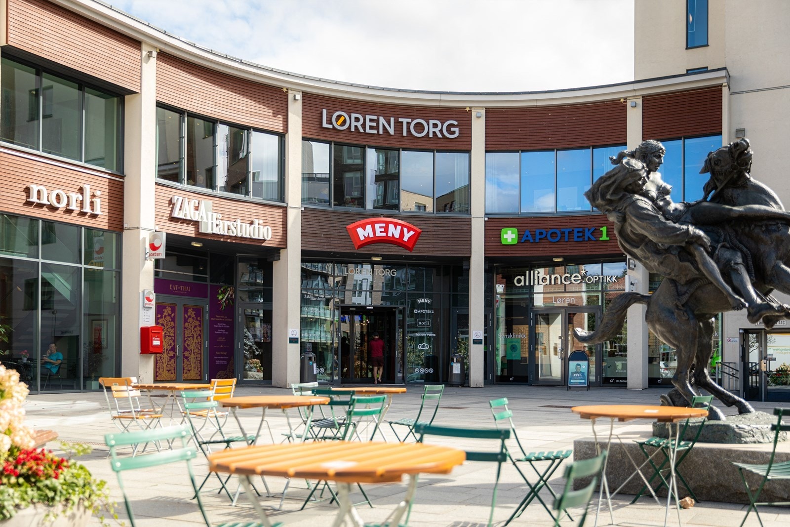 Løren Torg. Galleribilde