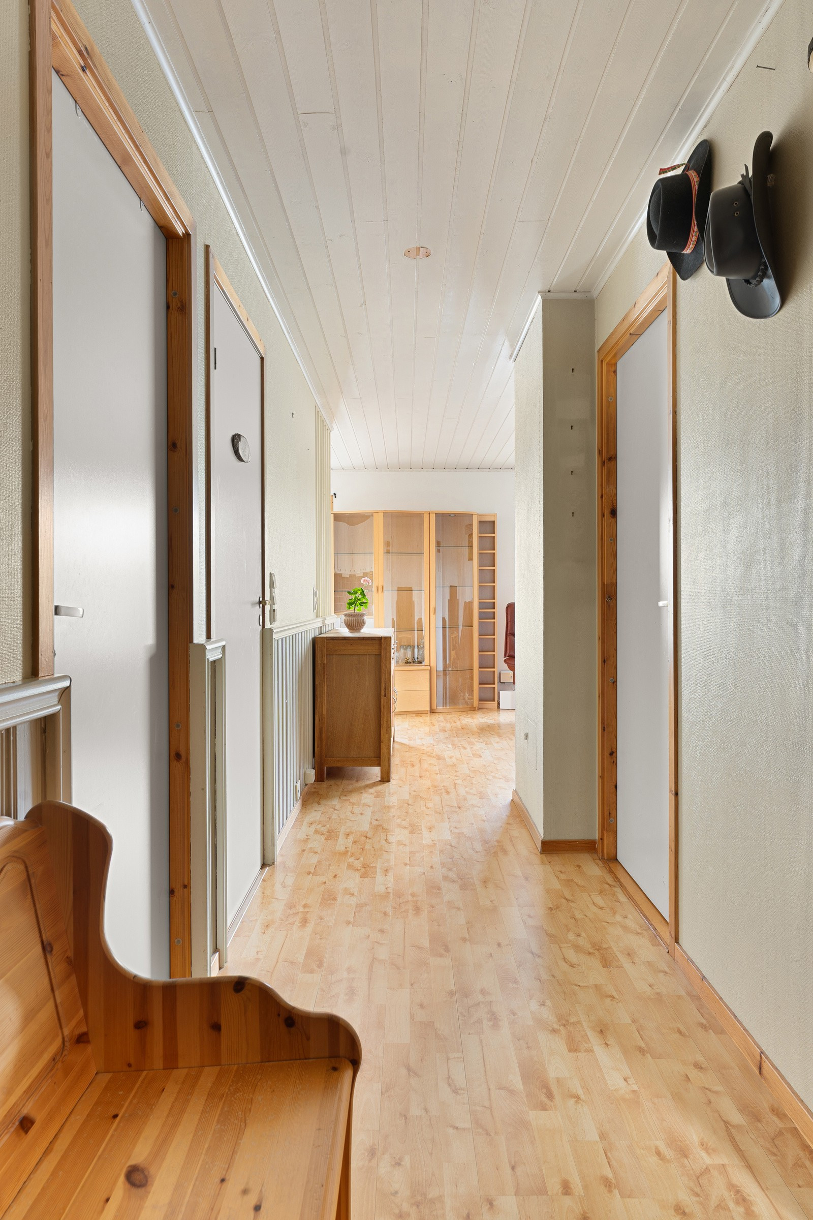 Det er rikelig med lagringsplass på loft.