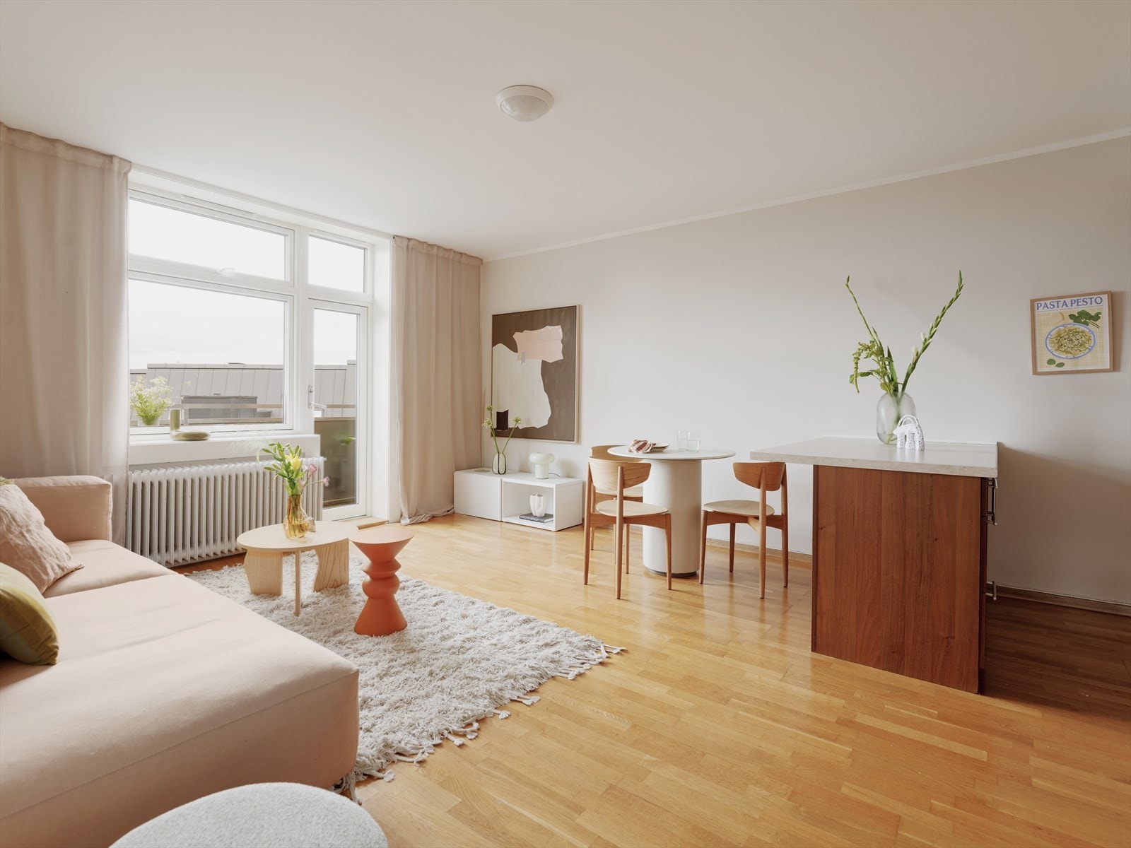 Fra stue/kjøkken er det utgang til en herlig balkong. Galleribilde