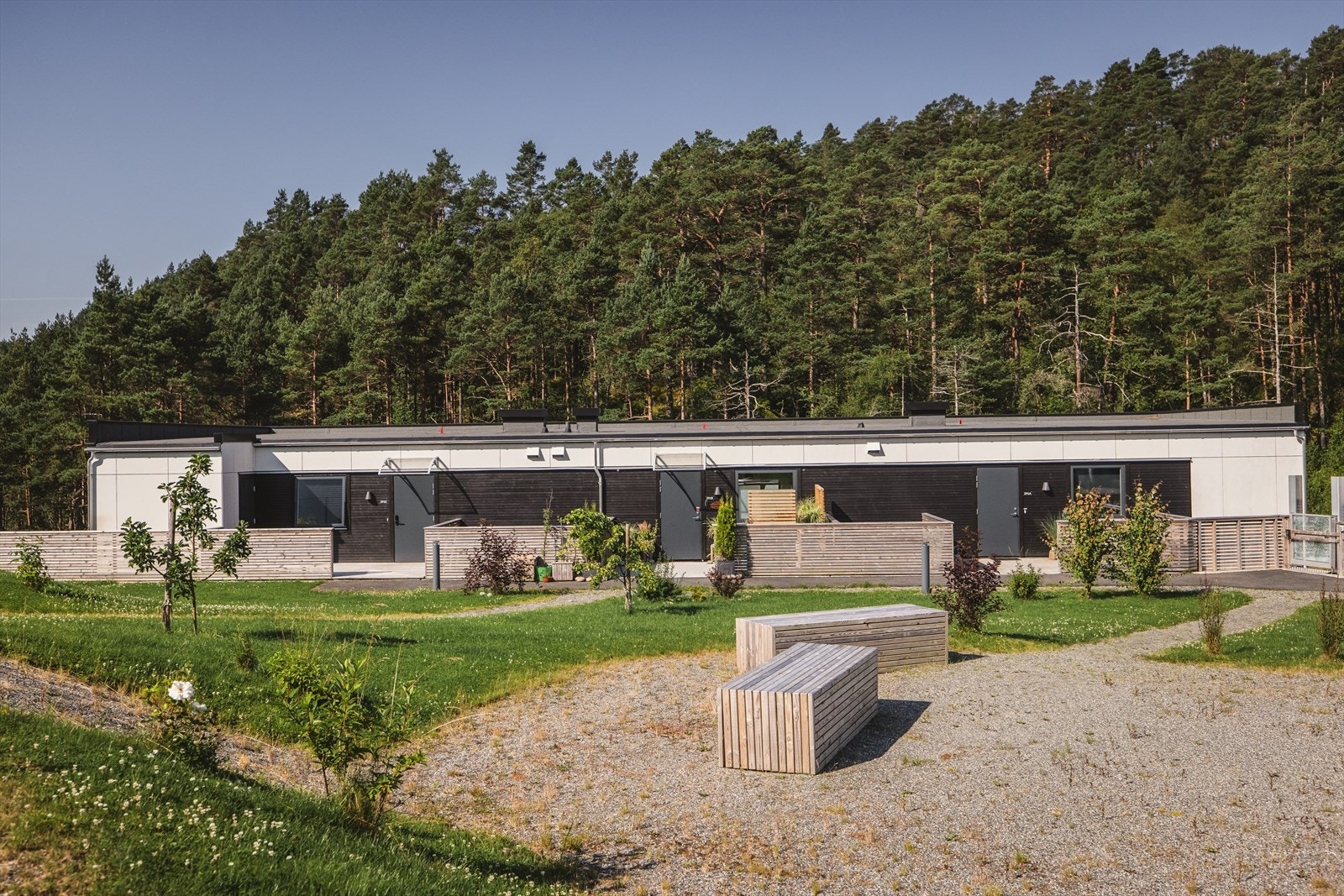 Pent opparbeidet fellesareal og uteområde. Galleribilde