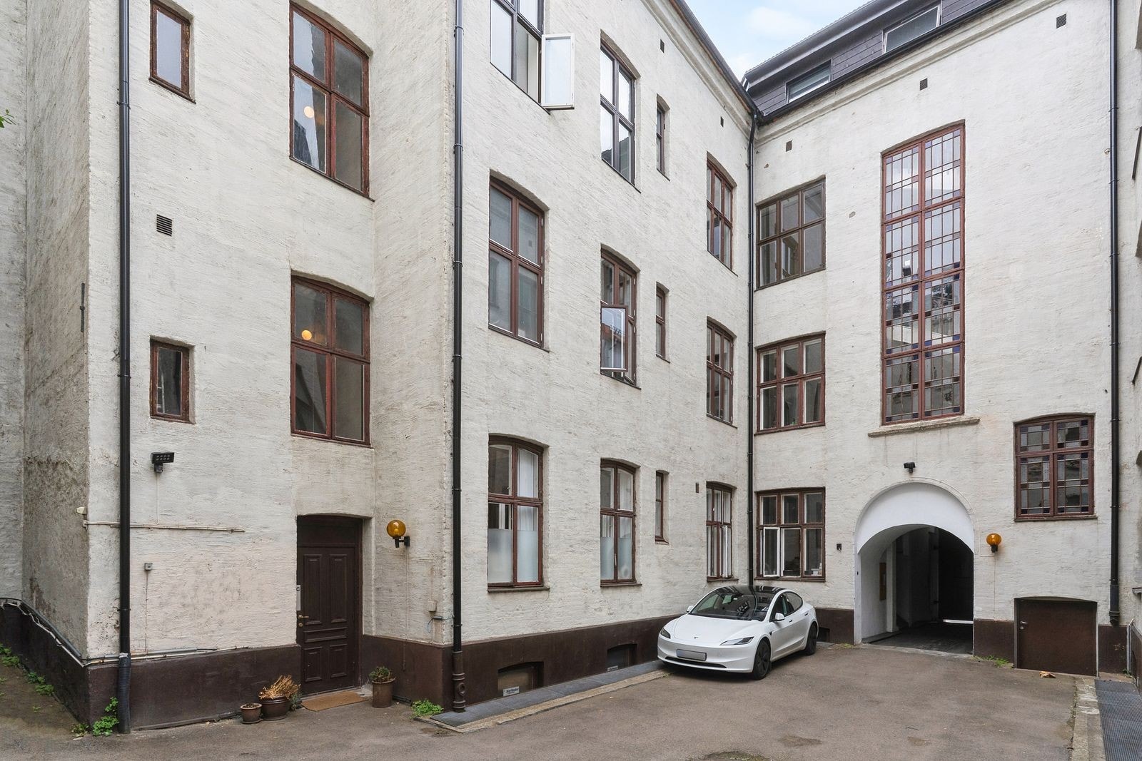 Leiligheten vender inn mot rolig bakgård. Galleribilde