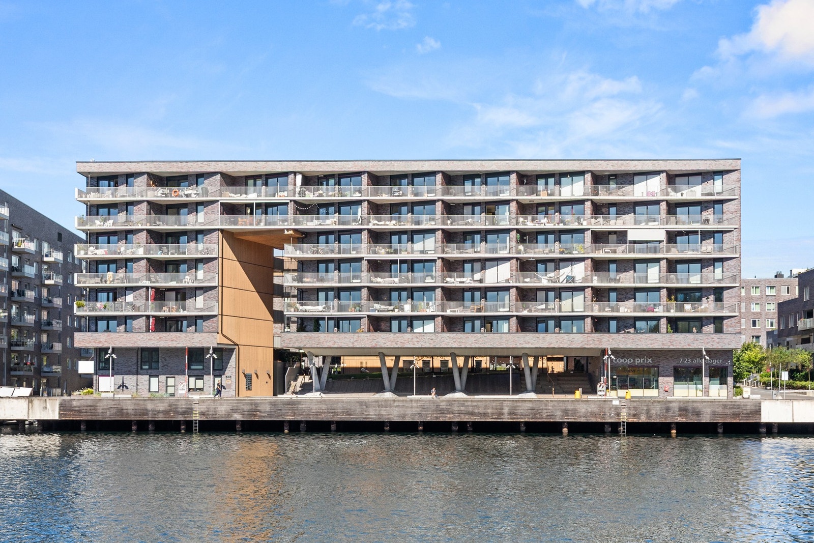 Dette er leiligheten for deg som vil kombinere bypuls og strandliv! Galleribilde