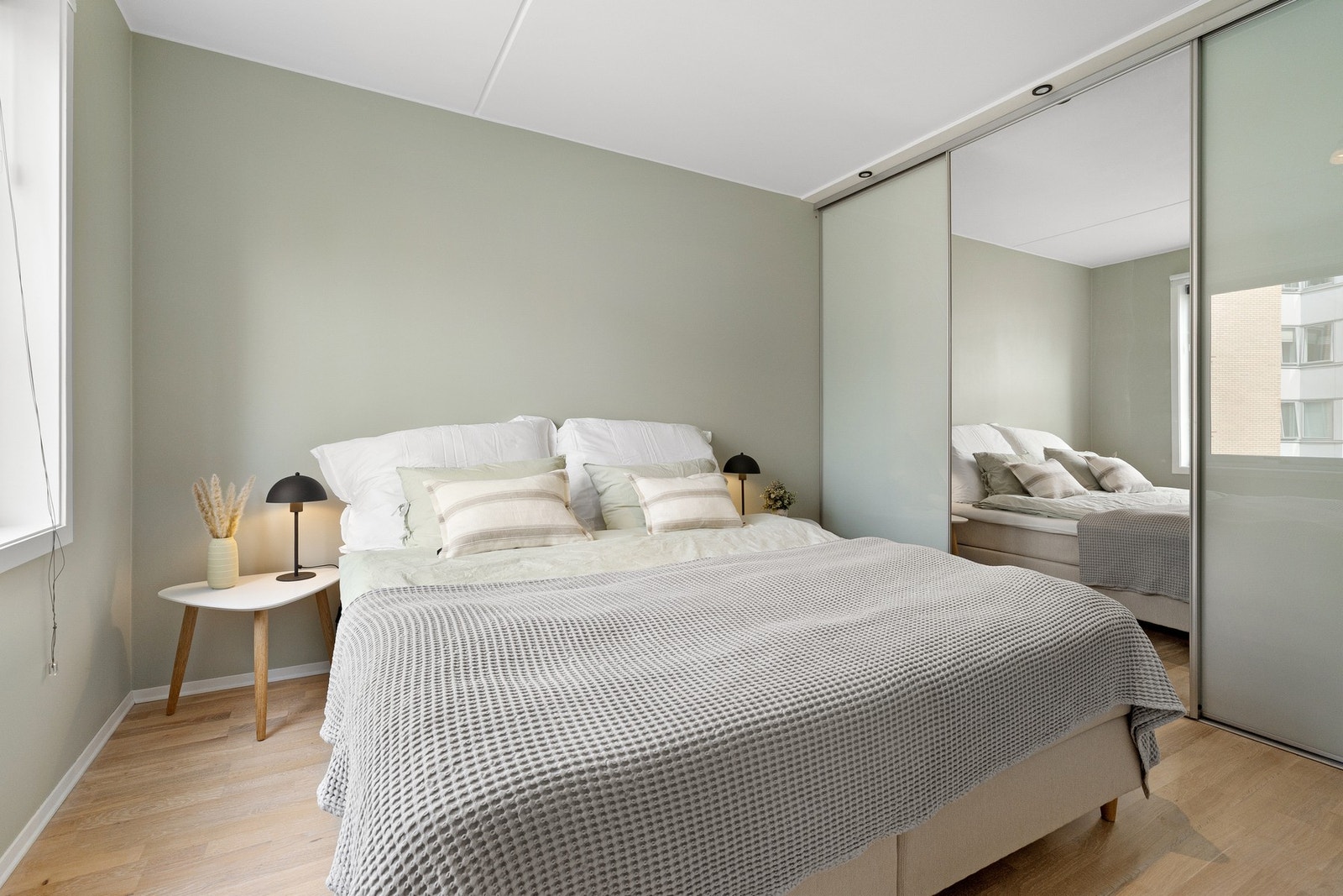Det er god plass til dobbeltseng. Galleribilde