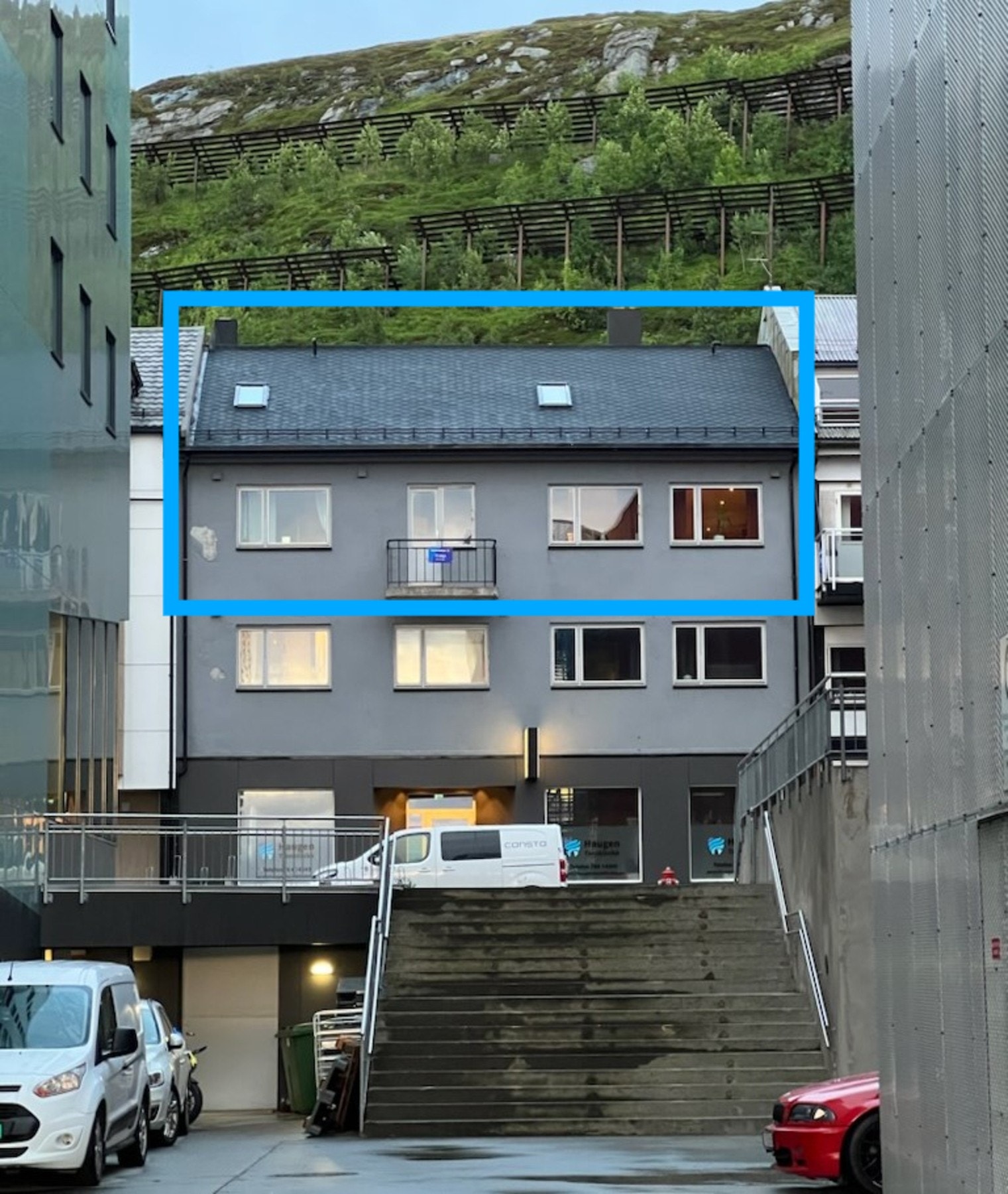 Velkommen til Strandgata 41 - 301 - Klassisk bygårdsleilighet over en hel etasje samt loft Galleribilde