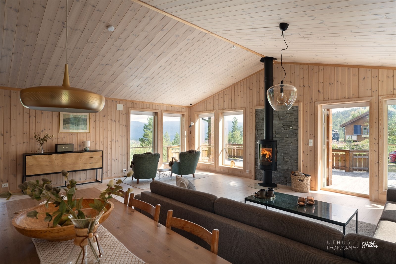 Hytta har en god planløsning med en meget romslig stue og kjøkkenløsning. Galleribilde