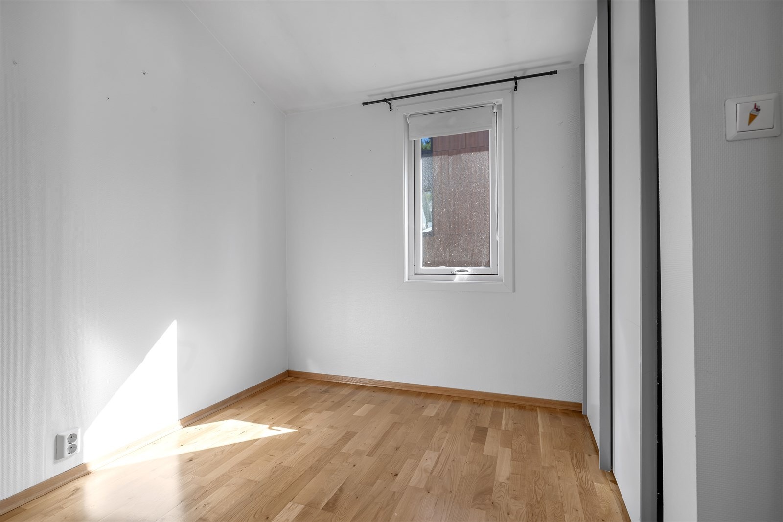 Soverom underetasje (opprinnelig godkjent som bodrom ) Galleribilde