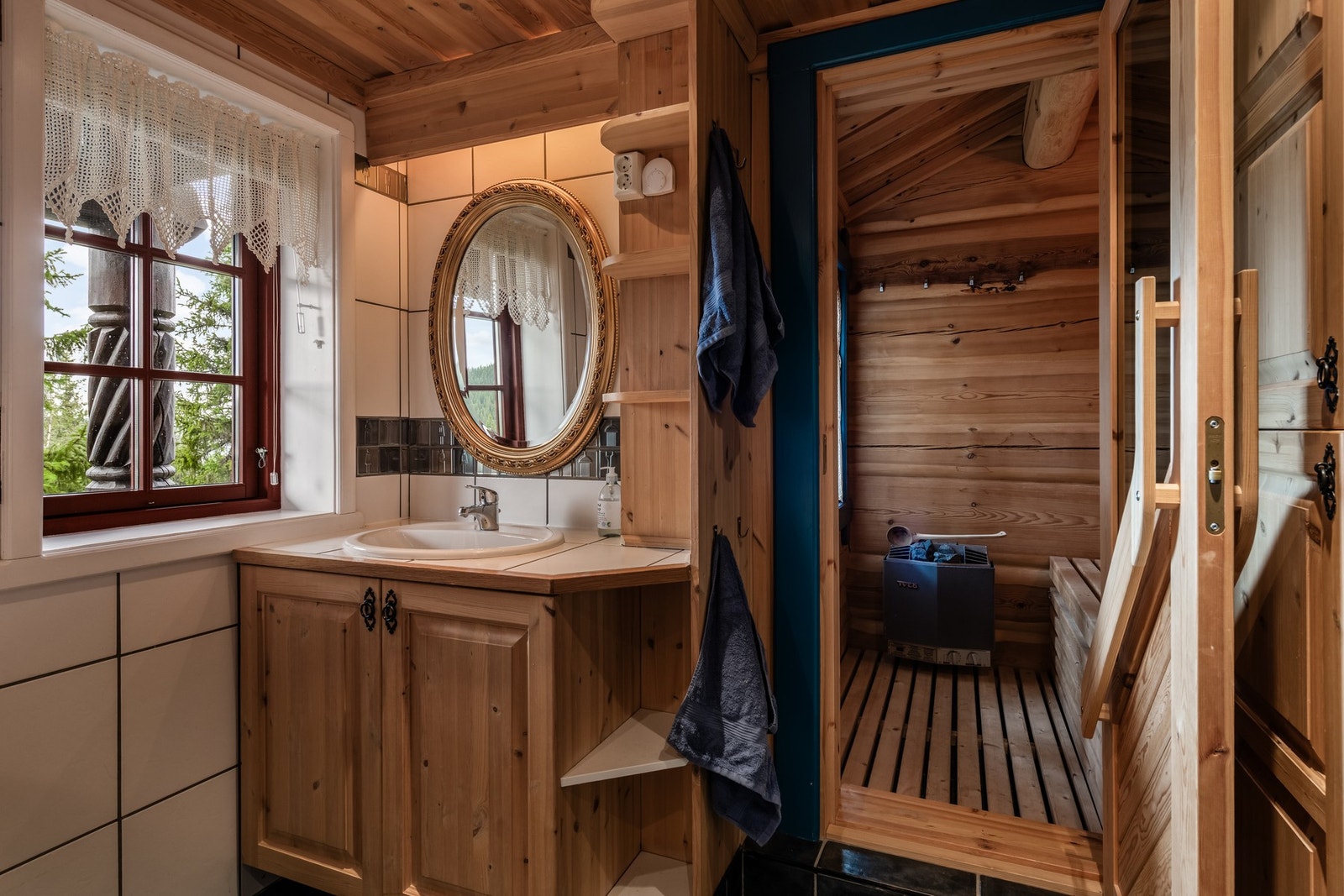 Badet i hovedetasjen. Galleribilde