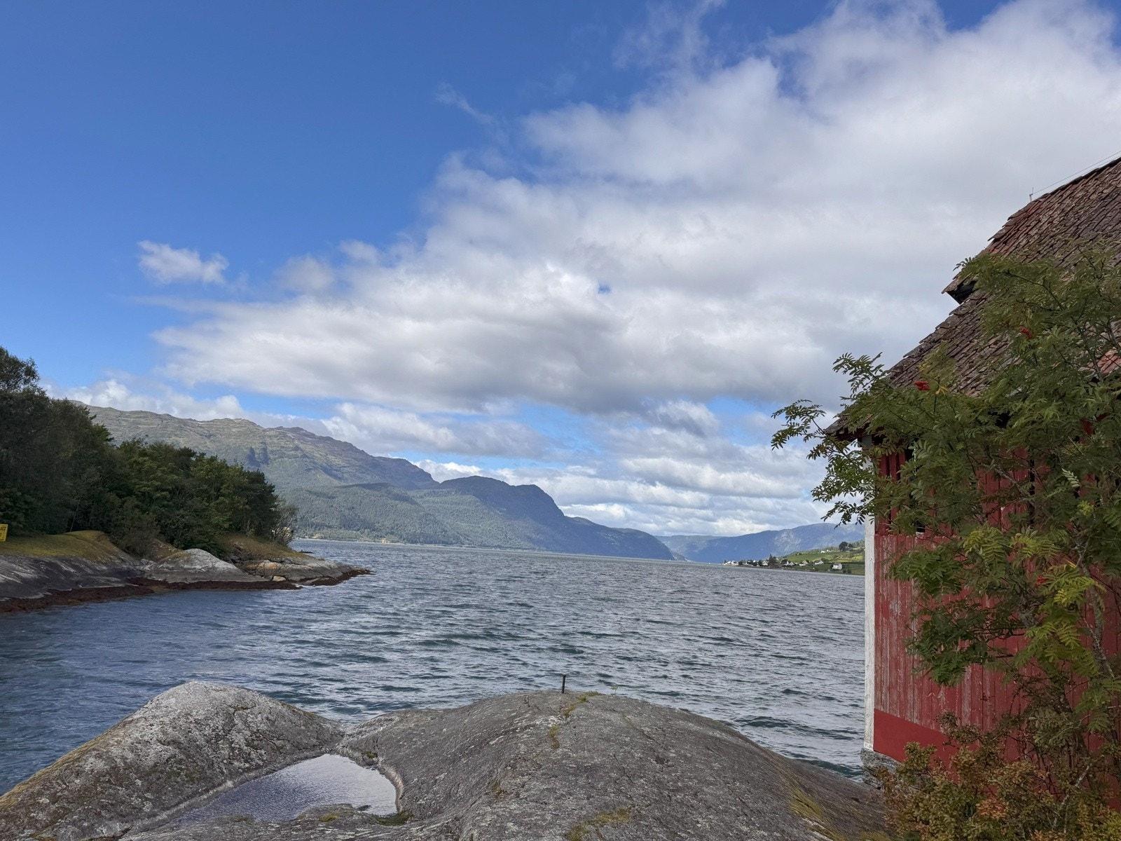 Selvågane med friområde og badeplass Galleribilde
