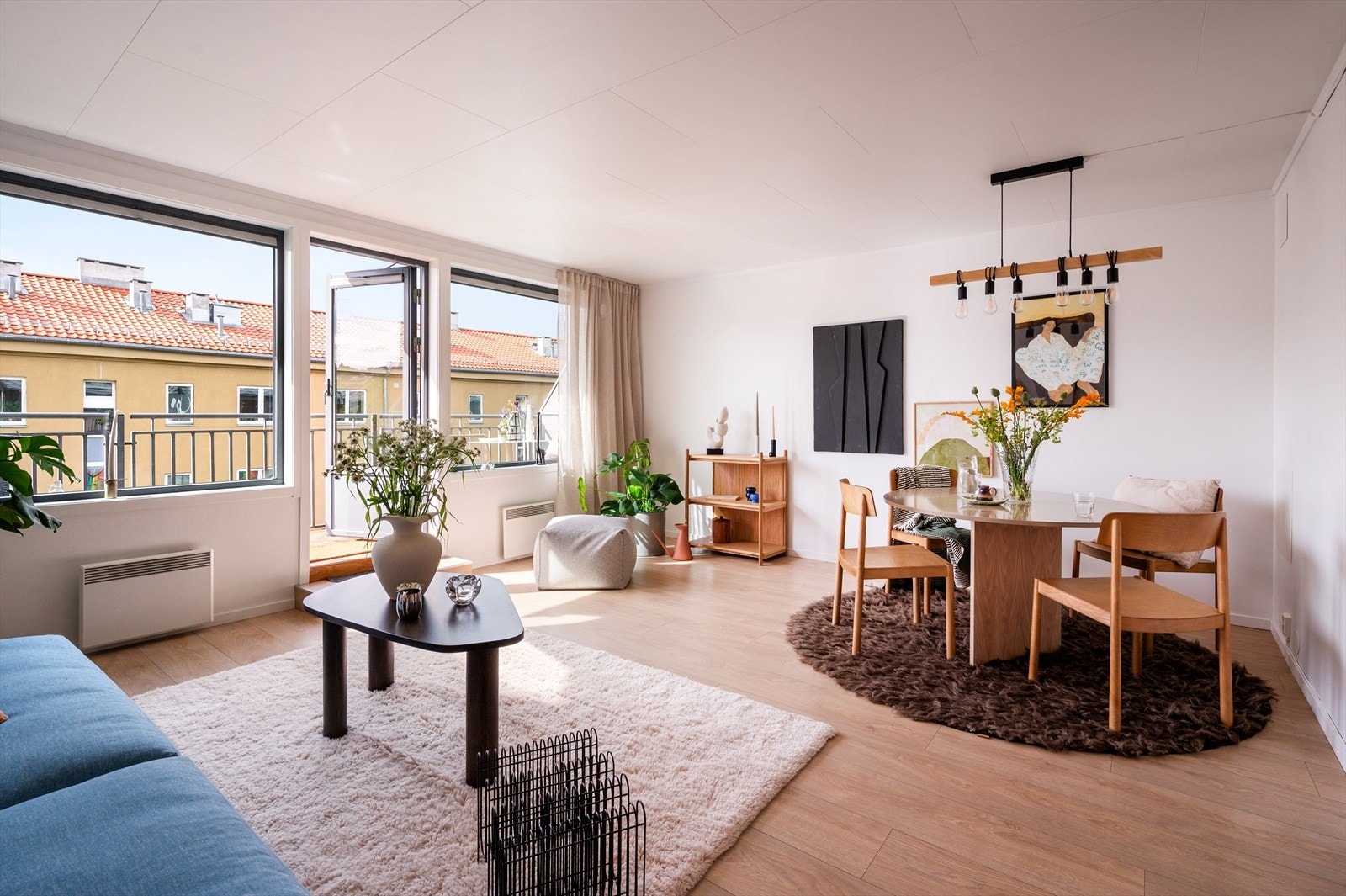 Velkommen til Dalehaugen 8 - En gjennomgående toppleilighet i 5. etasje med heis og balkong - Mulighet for garasjeleie* - Presentert av Sylvia Post ved Nordvik Bolig. Galleribilde