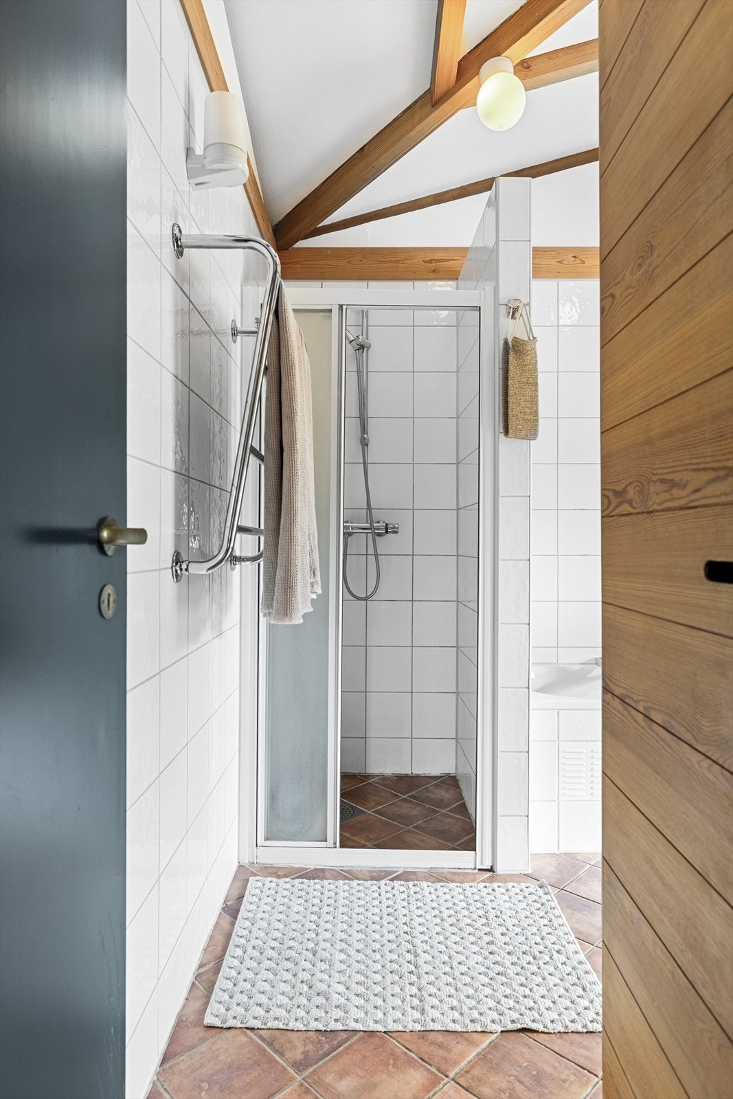 Dusjhjørne på hovedbadet. Galleribilde