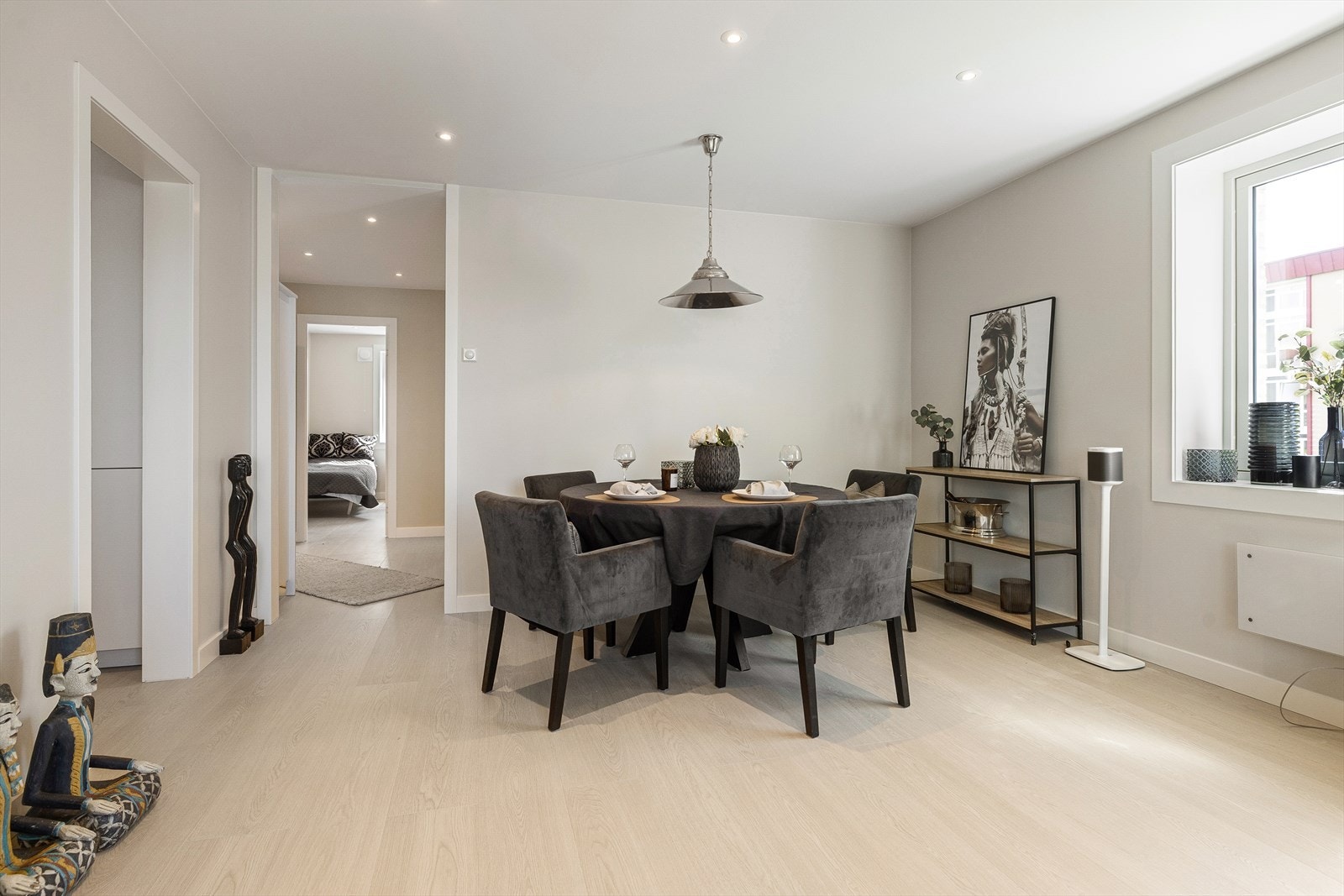 Leiligheten oppleves meget gjennomført og velholdt - så hit kan du flytte rett inn. Galleribilde