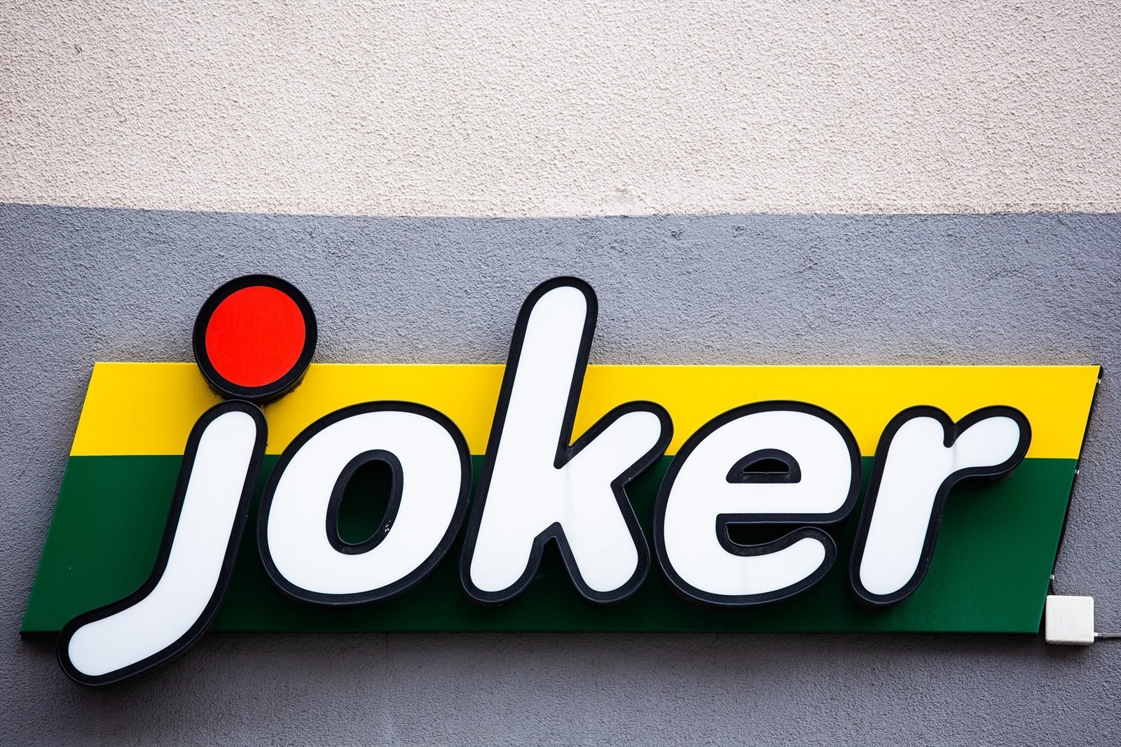 Dagligvarene kan du enkelt handle med deg hjem fra de mange nærbutikkene i området. Både Meny, søndagsåpen Joker, Kiwi, Coop Extra og Rema 1000 er få minutters gange unna. Galleribilde