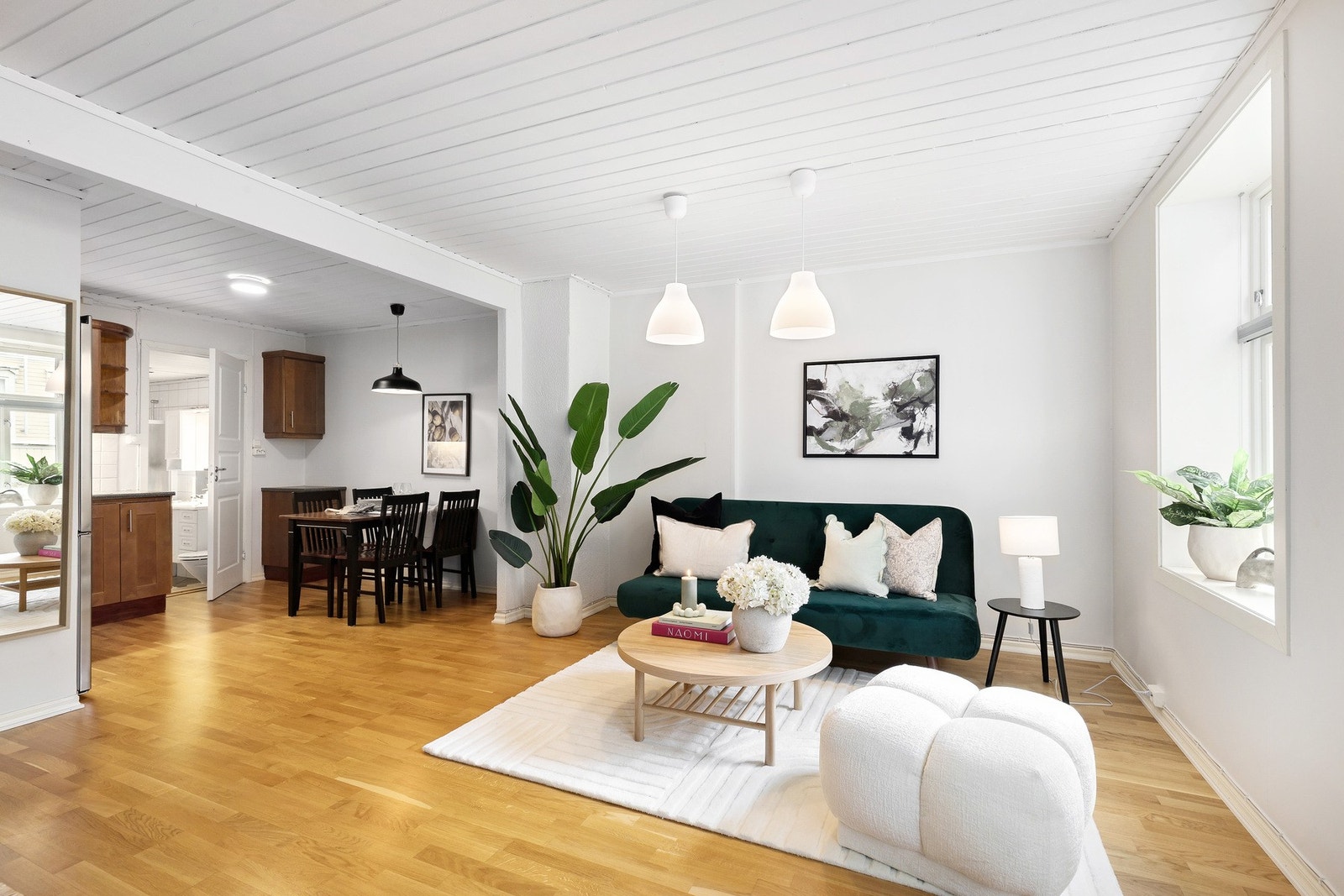 Velkommen til Bakkegata 7A - en lys og sjarmerende bygårdsleilighet med sentral beliggenhet. Galleribilde
