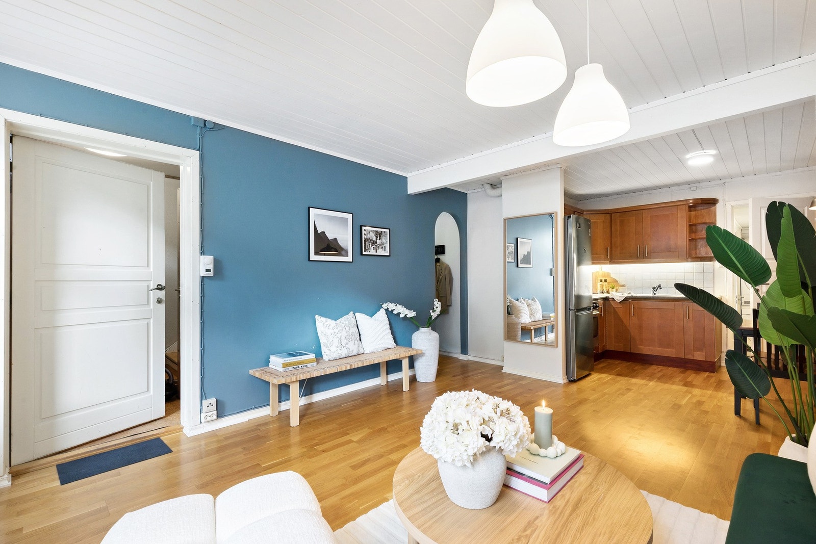 I forbindelse med stuen er det etablert en praktisk walk-in garderobe/bod for ekstra lagringsplass. Galleribilde