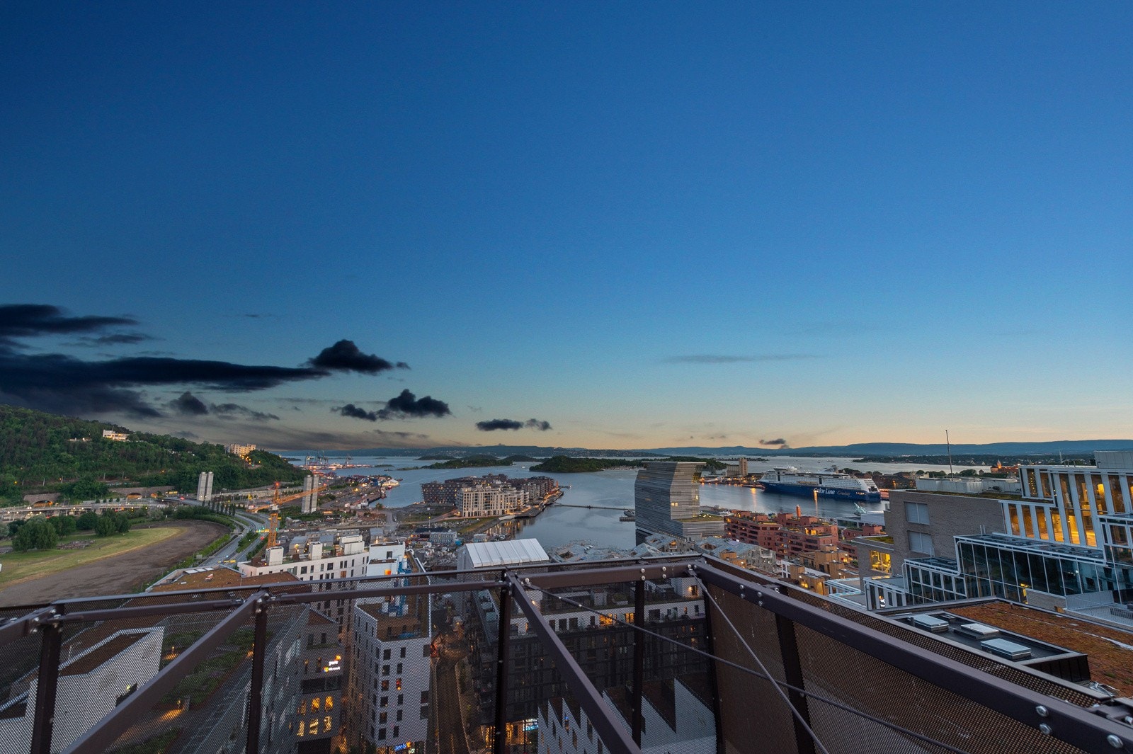 Enkel adkomst til leilighet og takterrasse med heis. Galleribilde