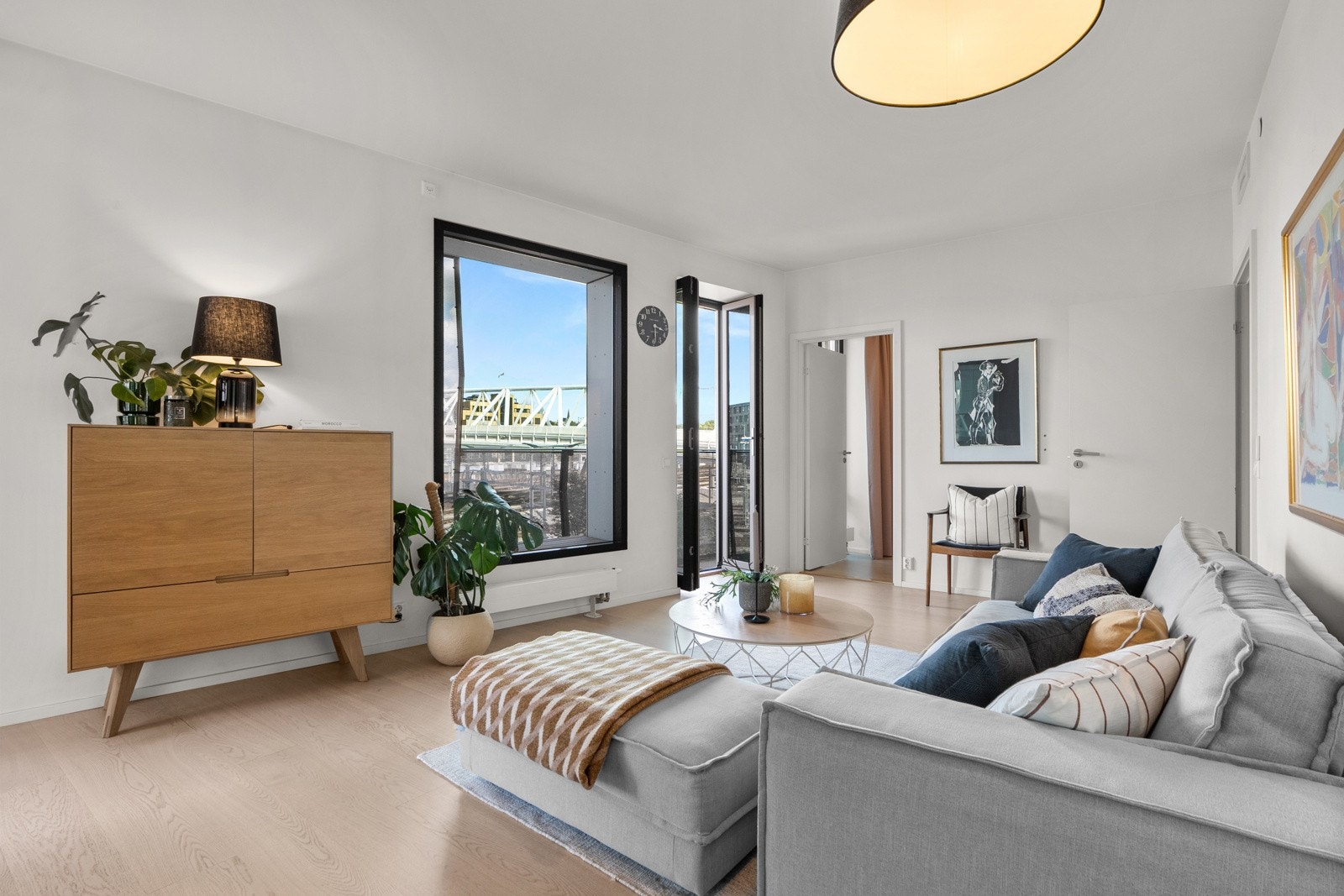 En lys og lekker 3-roms endeleilighet på Barcode i Bjørvika. Galleribilde