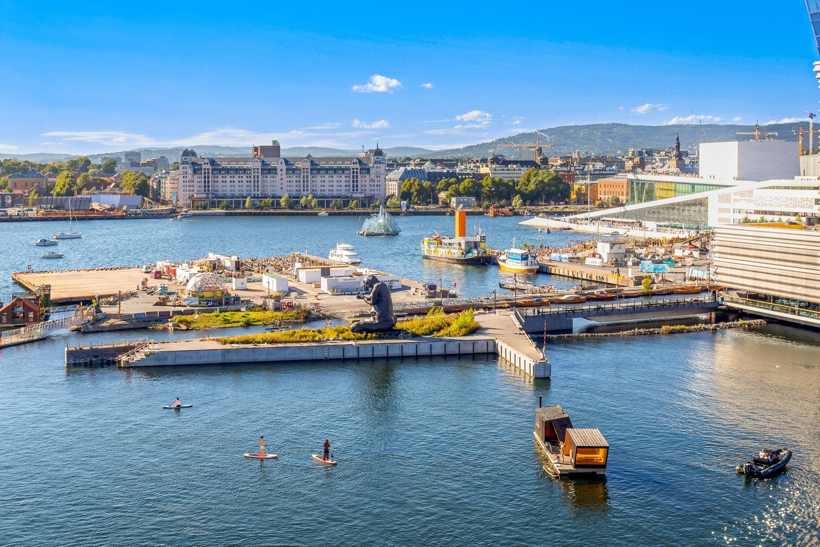 Sørenga sommerstid. Galleribilde