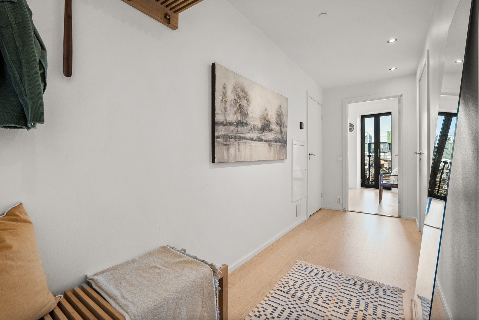 Her er det god plass til ulike garderobeløsninger. Leiligheten disponerer i tillegg en bod på 5m². Galleribilde