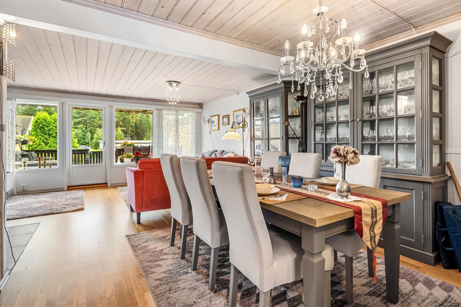 Utgang til verandaen fra stua Galleribilde