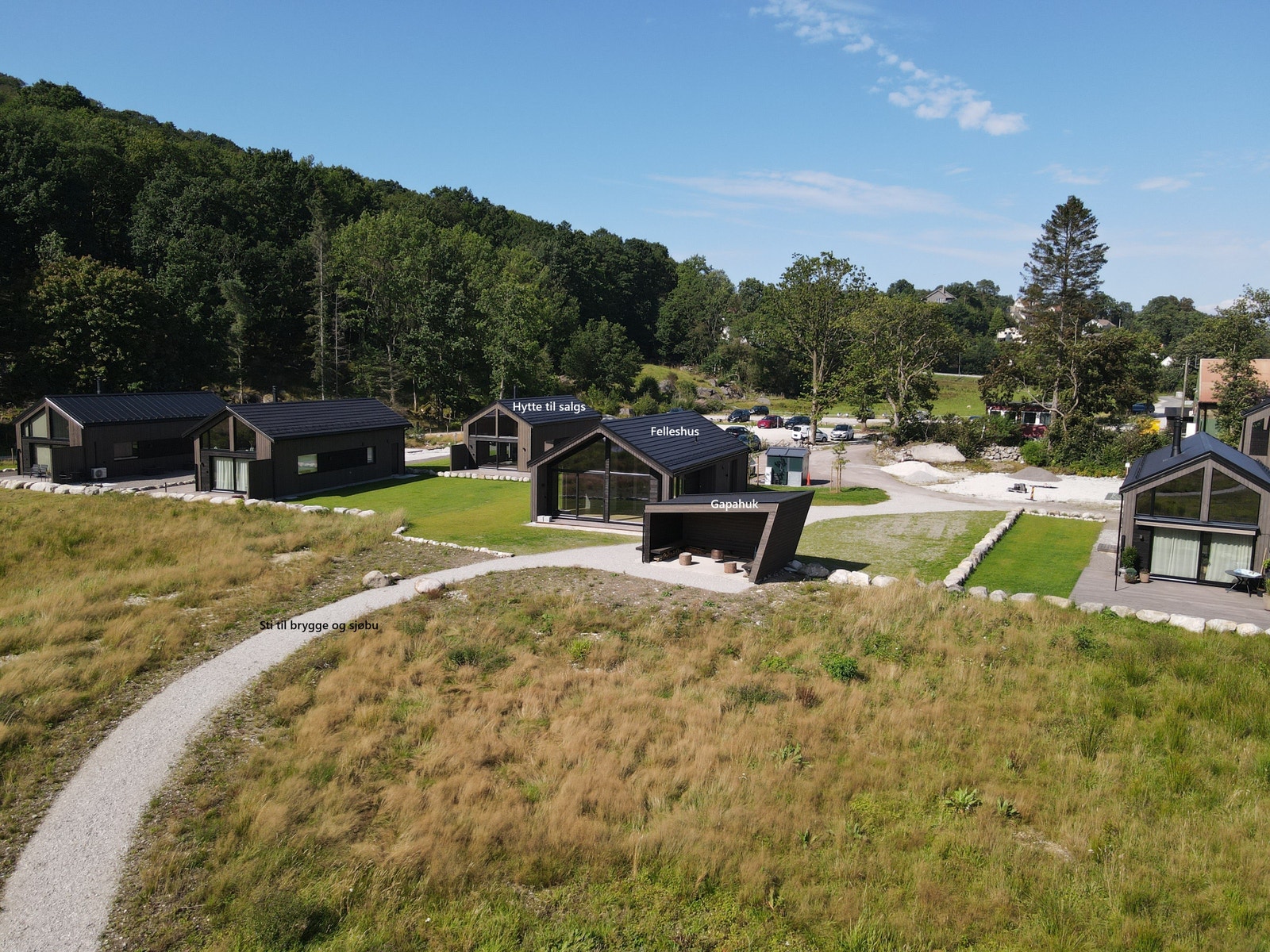 Sti fra båtplass og sjøbu til hyttene Galleribilde