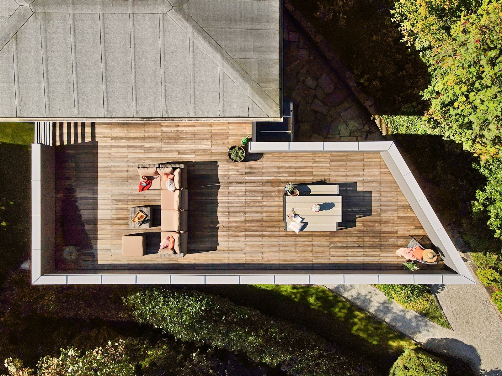En arkitekttegnet perle, stilfull og innholdsrik bolig som strekker seg over tre plan på Paradis. Galleribilde