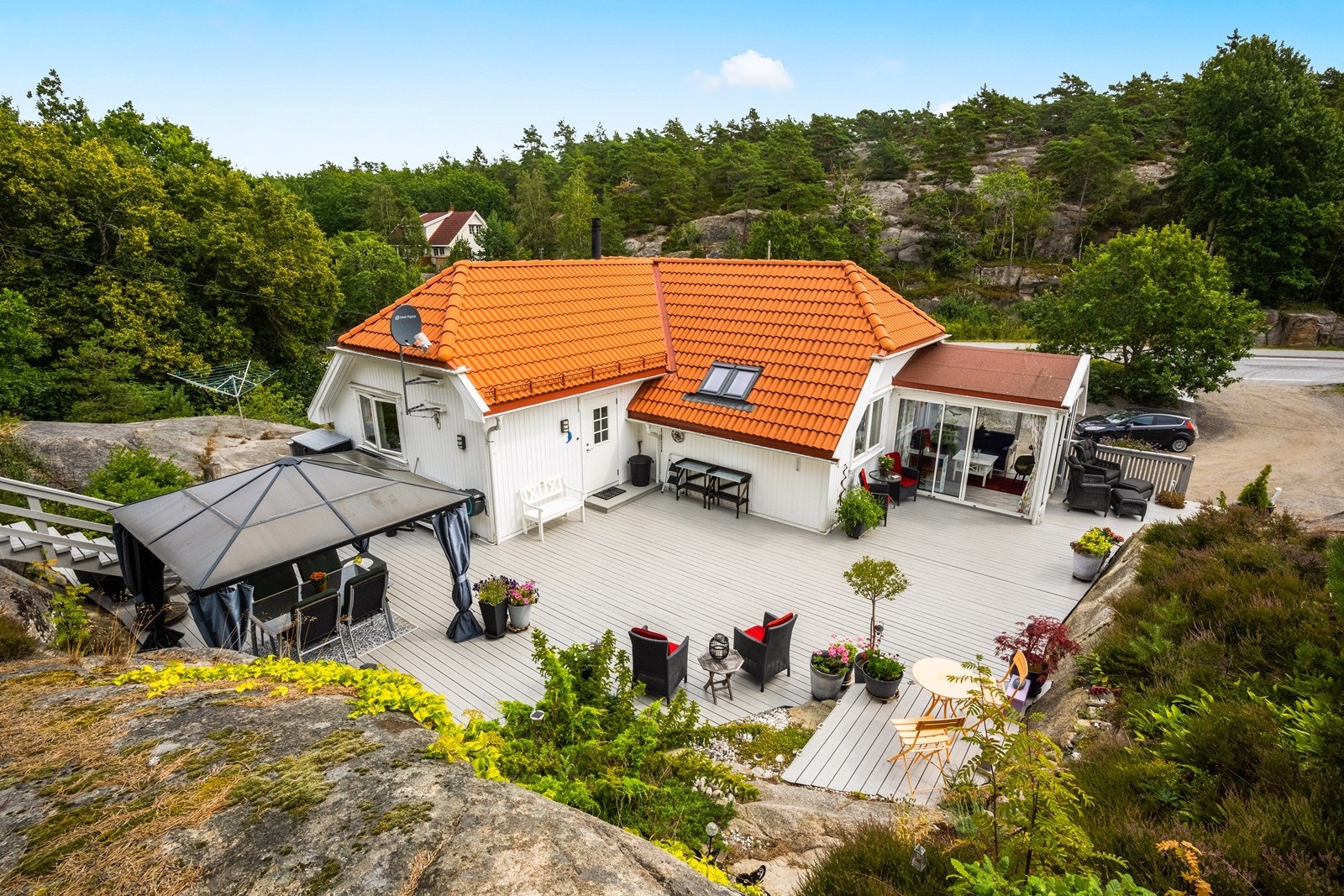 Velkommen til Utgårdsveien 25 - Flott og innholdsrik enebolig med carport på Vesterøy - Idyllisk skjærgård like ved! Galleribilde
